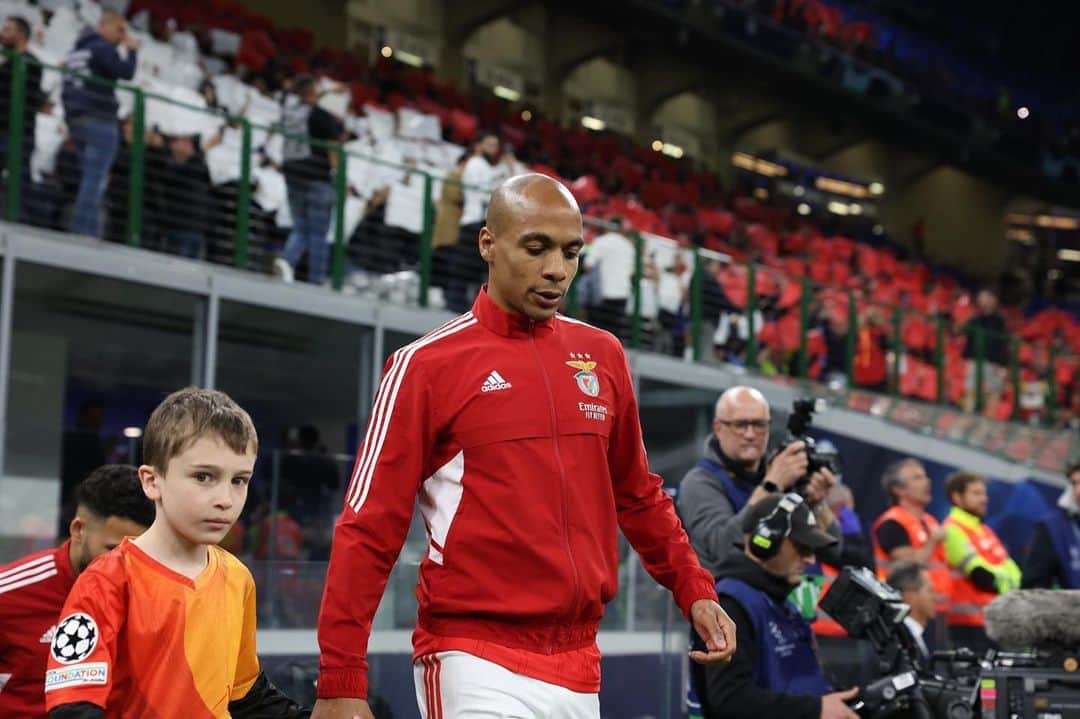 ジョアン・マリオのインスタグラム：「Terminou ontem a nossa grande participação na liga dos campeões e orgulhoso por todo o nosso trajeto. Foco total no principal objetivo e juntos, será possível 🔴⚪️ @slbenfica」