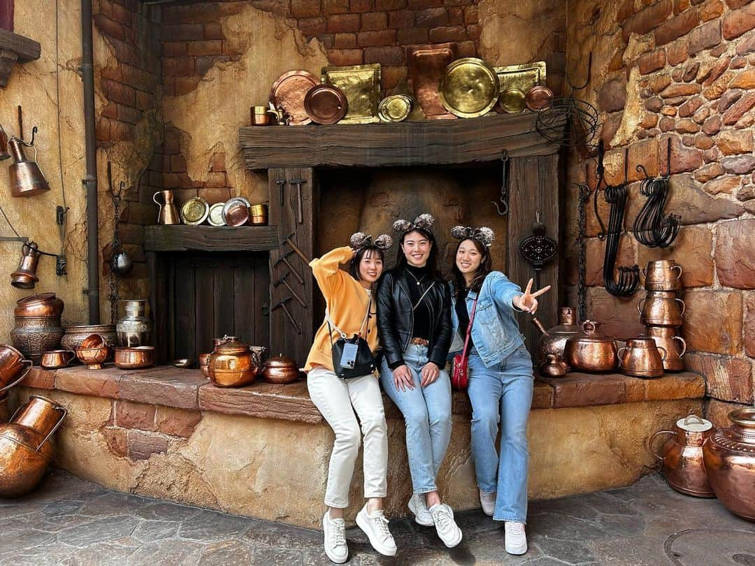 難波実夢さんのインスタグラム写真 - (難波実夢Instagram)「・ Tokyo DisneySea 🐭🌏❤️  ずっと楽しみにしてた夢の国！！  いっぱい食べて歩いて写真撮って…📸 姉さんたち連れてってくれてありがとう😚🫶  #tokyodisneysea  #夢の国  #🐭  #40周年」4月20日 23時47分 - bangbang.531