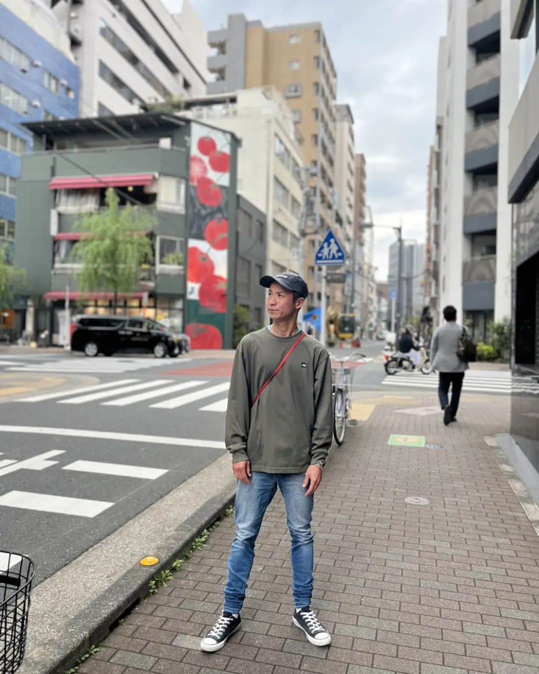 宇野けんたろうのインスタグラム：「久しぶりに銀座にいきました。  やっぱりいいところだな～。  実家から近いのがナイス。  東京マラソンのコースにもなってる。  買い物も楽しいんだよな～。  #銀座 #東銀座 #東京中央建物 #マラソン #ランニング #ランニング好きな人と繋がりたい」