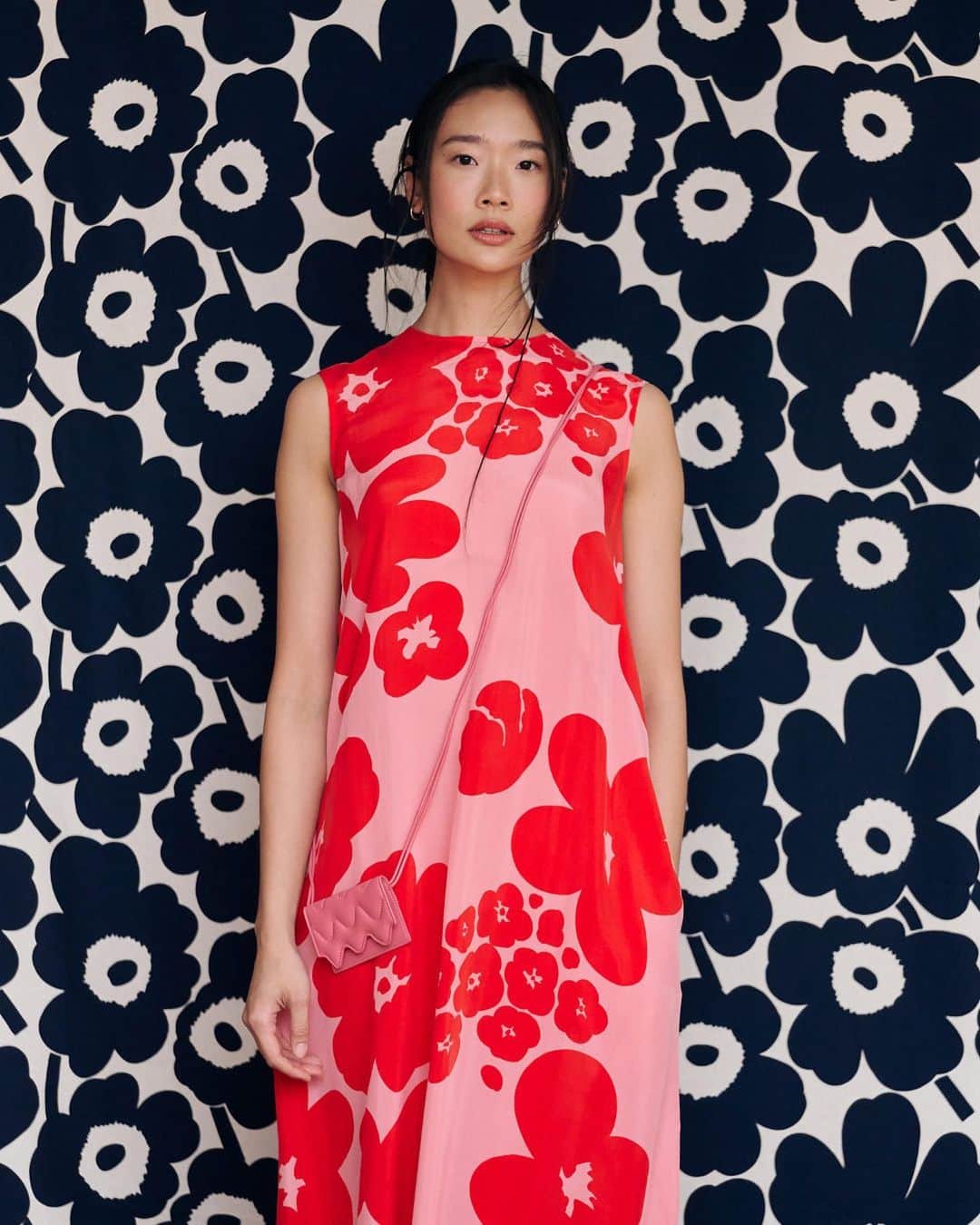 マリメッコのインスタグラム：「We're still basking in the joy of our SS23 fashion show in Bangkok. Take note of the season’s pairings hot off the runway, and find your new fit at marimekko.com. Tap the link in bio.   #marimekko #SS23 @marimekkothailand」