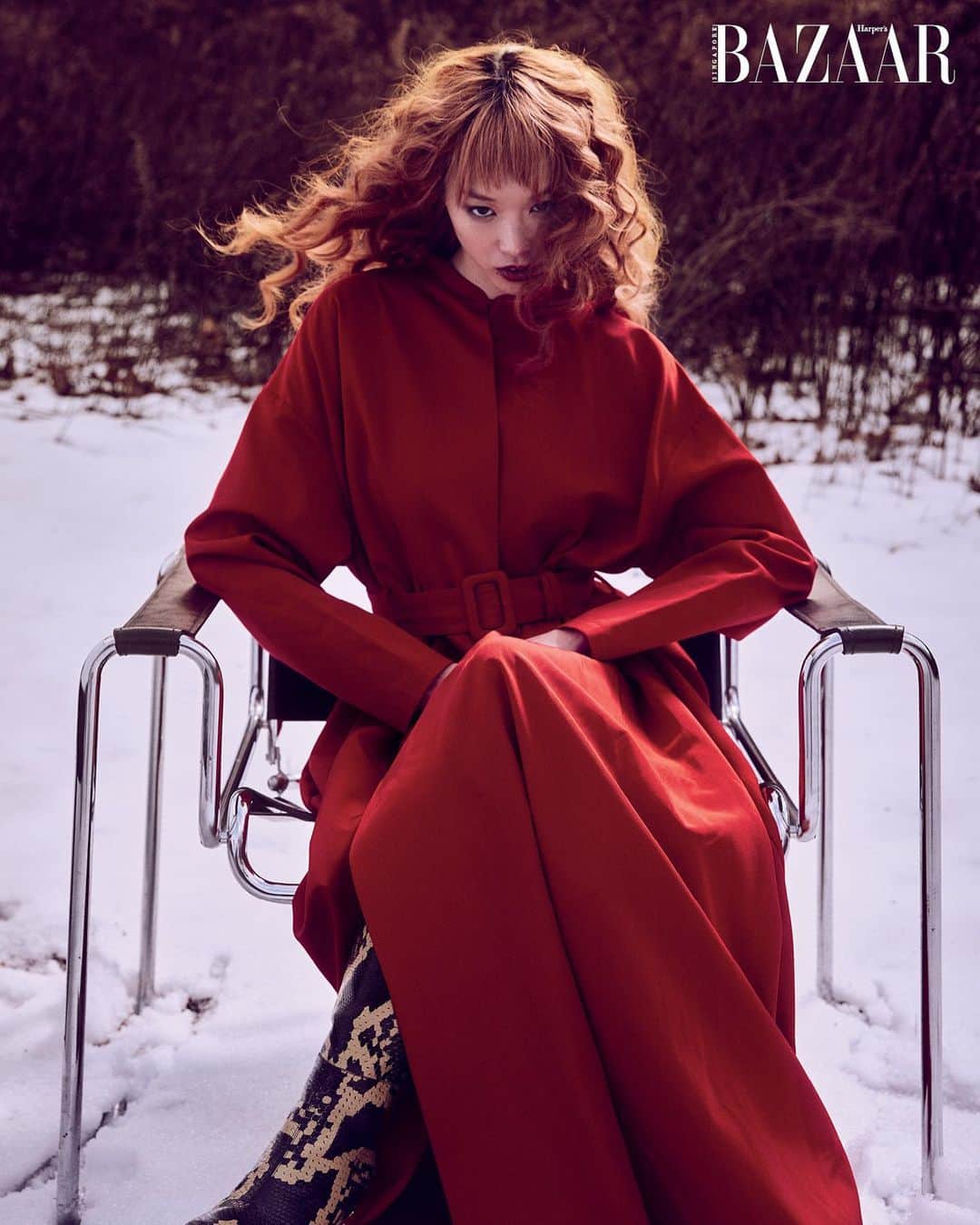フェルナンダ・リーのインスタグラム：「Our lady in red @warukatta is a vision in @gucci! ❤️  With the alluring combination of cool coats, chic blouses, and killer accessories, the top model creates the perfect alchemy in style with the most enchanting pieces from the Spring/Summer 2023 season.   Read the full story on all the most bewitching collections this season across the realm of fashion, beauty, and lifestyle in the Harper’s BAZAAR Singapore April issue, available now on newsstands.  Editor-in-Chief: @kennieboy Photographer: @andrewarthur Model: @warukatta Creative Director: @windyaulia Creative Producer: @jdmartinhere Stylist: @praymoses.studio Videographer: @alexeyglebko Hair: @tak8133 Makeup: @alliesmithmakeup Photo Assistant: @mitchellmylius Photo Assistant: @blair.alley Fashion: @gucci Location: Halston House, Saugerties NY . . . #harpersbazaarsg #Gucci #SS23 #NewYork #NYC #2023」