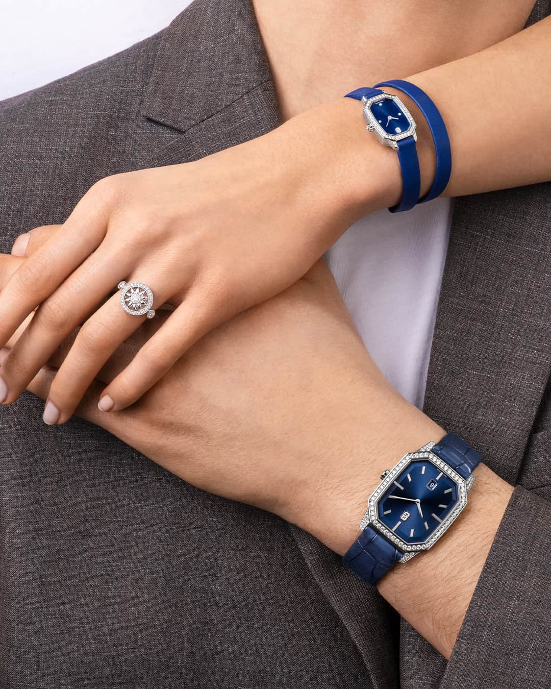 ハリー・ウィンストンのインスタグラム：「Whether small 18mm beauties or architectural 33mm designs, the Emerald timepiece goes hand-in-hand with every moment. Transform your time with these everyday accessories—link in bio. #HWEmerald #HarryWinston」