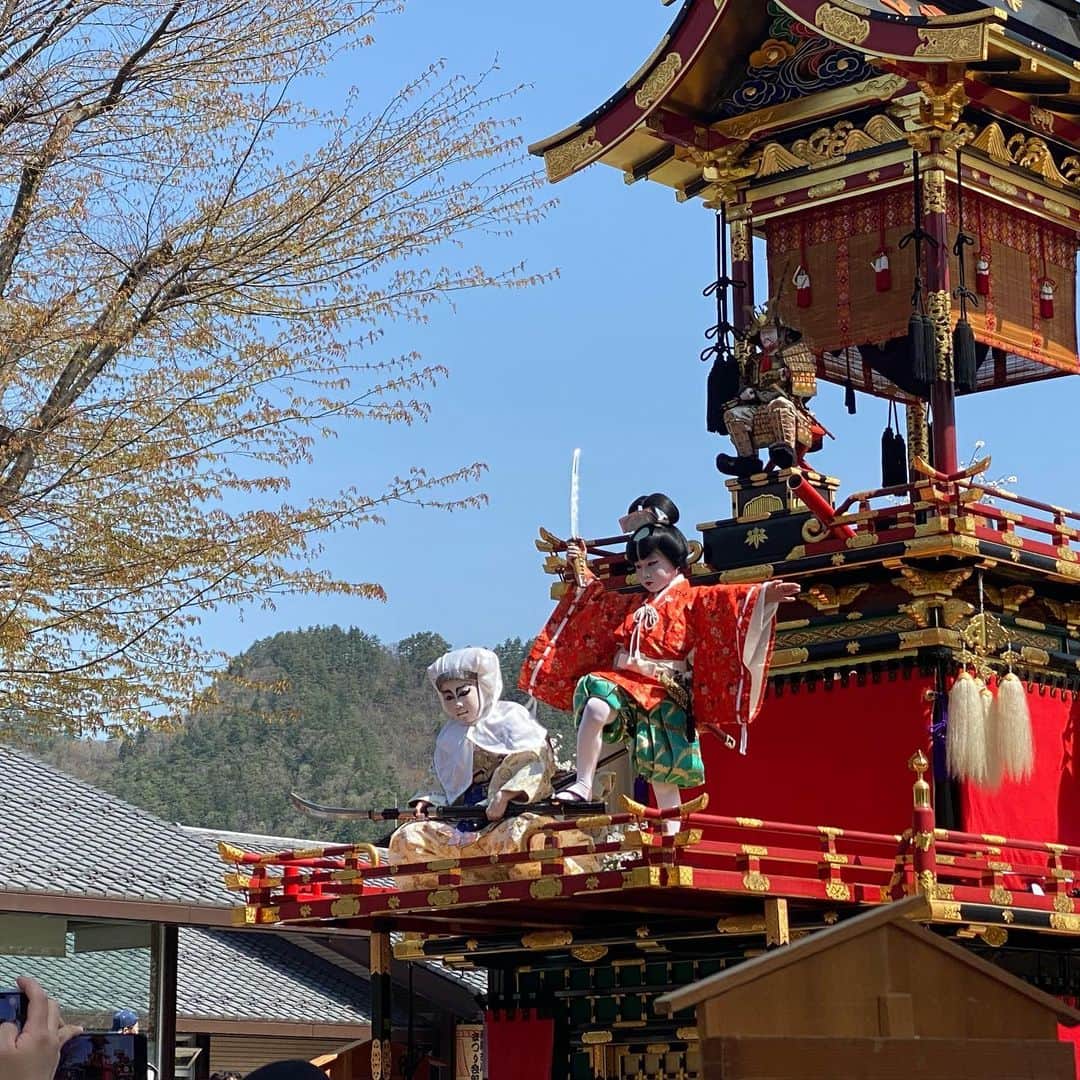 林千晶さんのインスタグラム写真 - (林千晶Instagram)「古川祭。子ども、中学生、若い衆、年配、それぞれに役割があり、街を挙げての神事。参加できることがありがたいのです。」4月21日 0時04分 - chiaki_0808