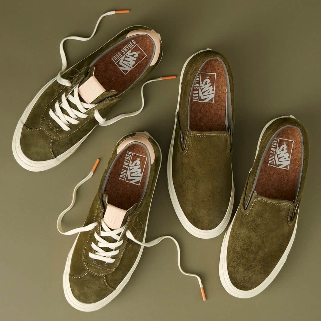 トッドスナイダーのインスタグラム：「JUST DROPPED: The TS X Vans "Dirty Martini" Collection. Tap the link-in-bio to shop now.  Inspired by Todd's favorite cocktail, the "Dirty Martini" collection with @vans features two limited (and luxe) takes on classic skater styles – the Slip-On 98 DC and the Lace-Up 73 DX.  Available online only.」