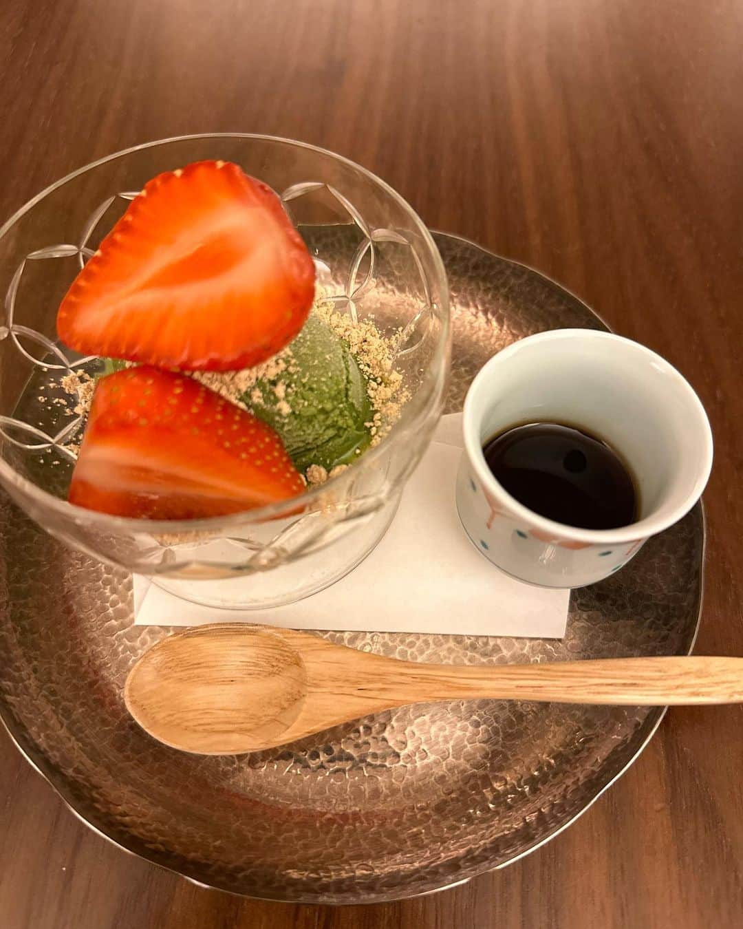 秋元康さんのインスタグラム写真 - (秋元康Instagram)「#三田#日本料理#晴山  花山椒は美味しいなあ。  東野幸治さんに、人生初のDMを送ったら、返事が来た。有名人から返事をもらえるなんて、凄い時代だ。  ５月になったら、美味しいものを食べに行きましょうね。」4月21日 0時13分 - yasushi6057