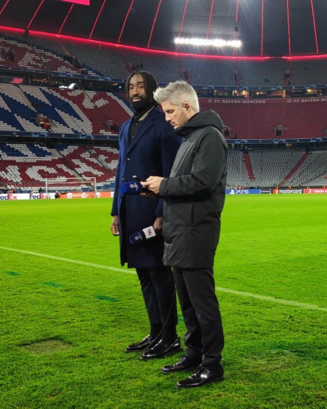 ヨハン・ジュルーさんのインスタグラム写真 - (ヨハン・ジュルーInstagram)「A football night in Munich ✨⚽️」4月21日 0時14分 - johan_djourou