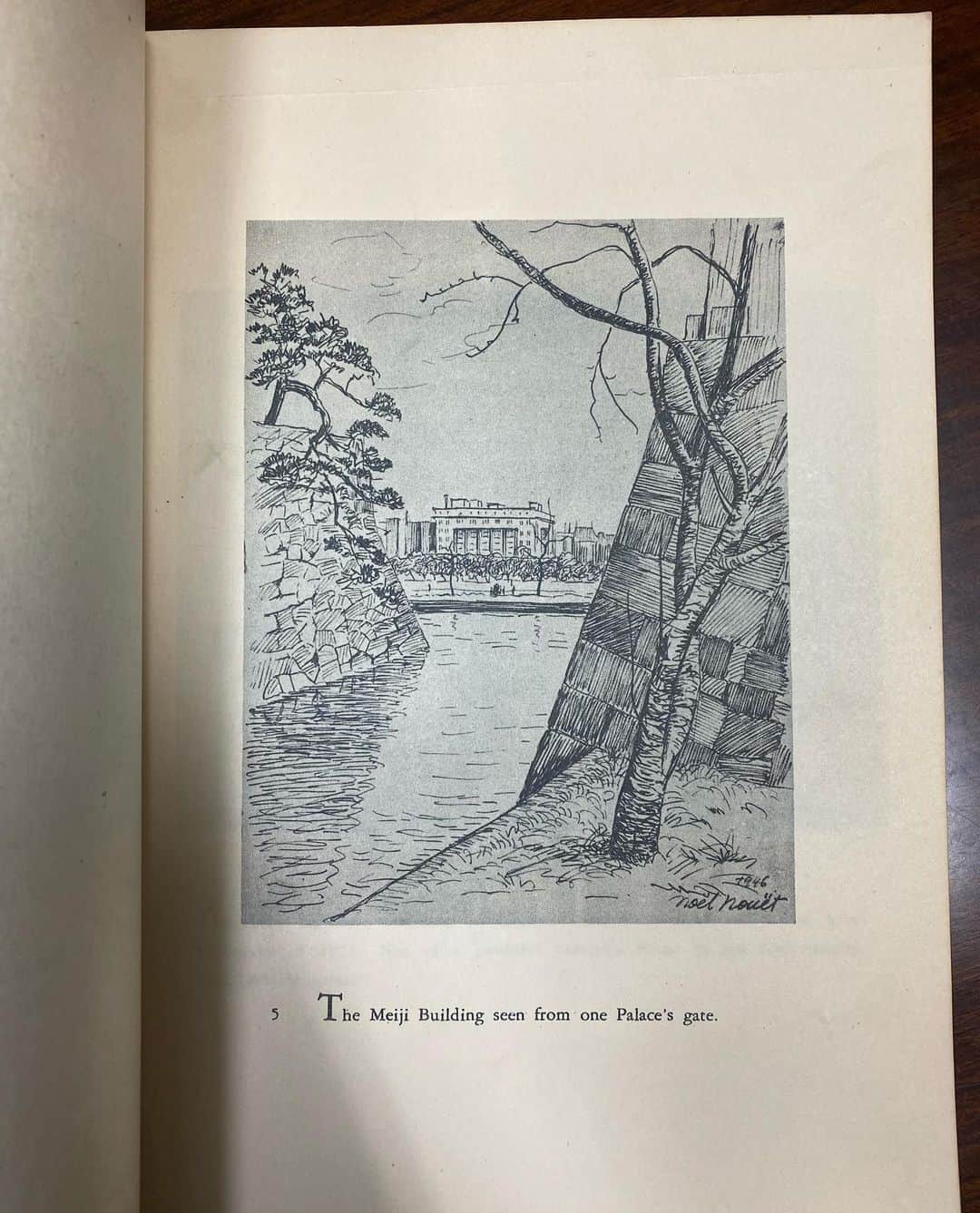 江口寿史さんのインスタグラム写真 - (江口寿史Instagram)「わーい。今一番興味のある新版画の作家ノエル・ヌエットの1946年に出たスケッチ集を手に入れたぞ。それも本人のサインつきだ。それにしても1946年て。終戦直後。吉田拓郎の生まれ年。77年前の本にしては状態がすこぶる良い。  あ、７、8枚め同じ絵ダブって載せちゃった、、、 この人の版画、ほしいなあ。」4月21日 11時07分 - egutihisasi