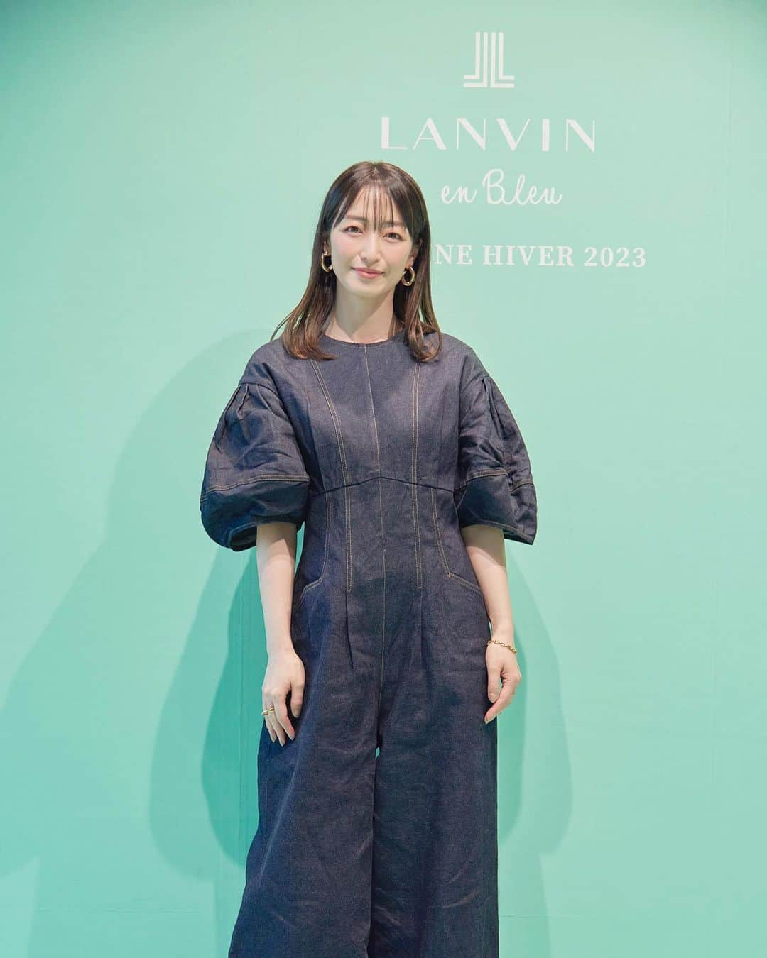 上野なつひさんのインスタグラム写真 - (上野なつひInstagram)「LANVIN en Bleu 2023FW EXHIBITION にお邪魔しました！ 秋冬もかなり可愛い😍💕 ランバンの服着てると必ず褒められるんだよね🕊このデニムは今季のもの！ 何を頼んだかはまた来たら着て載せますね💫  @lanvin_en_bleu_womens  #lanvinenbleu #ランバンオンブルー #ファッションコーデ」4月21日 9時42分 - natsuhi