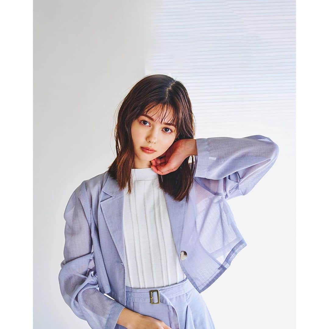 dazzlinさんのインスタグラム写真 - (dazzlinInstagram)「_____ #MURUA × #dazzlin  本日4.21 fri より 全国のdazzlin店舗 & MURUAの一部店舗にて発売開始！  WEBで完売しているカラーや、アイテムも 店舗には新入荷予定になりますので、ぜひチェックしてみてください。  . 【 Collaboration items 】 #ショートコンビタイトワンピース ¥13,200 (tax in) dazzlin限定カラー ：o.white / blue 共通カラー：balck  . #シアージャケット ¥ 9,900 (tax in) dazzlin限定カラー：ivory 共通カラー：gray  . #フリルフレアスカート ¥ 9,900 (tax in) dazzlin限定カラー：ivory 共通カラー：gray size : S / M  . #ハーフスリーブブラウス ¥ 7,150 (tax in) dazzlin限定カラー：blue 共通カラー：o.white  . #アシメプリーツラップスカート ¥ 9,900 (tax in) dazzlin限定カラー：khaki 共通カラー：ivory / black  . ______________________________  . #MURUA #ムルーア #dazzlin #ダズリン #2023ss #夏服 #夏服コーデ #夏コーデ #ワンピース #ワンピースコーデ #セットアップ #ブラウス #ブラウスコーデ #女子会 #カフェ活 #ランチコーデ #デートコーデ #大人カジュアル #淡色女子 #淡色女子コーデ」4月21日 10時13分 - dazzlin_official