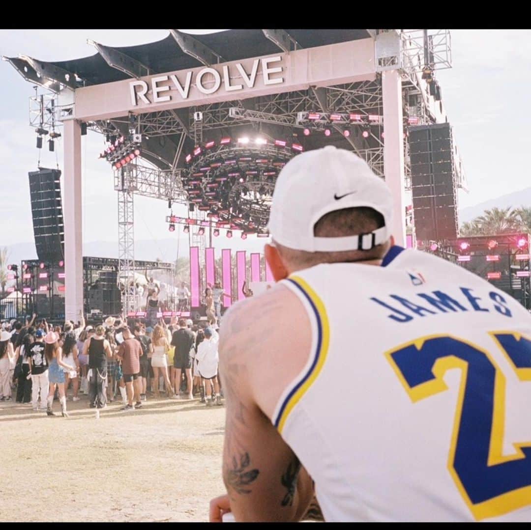 クリス・ファフのインスタグラム：「🌴Coachella🌴」