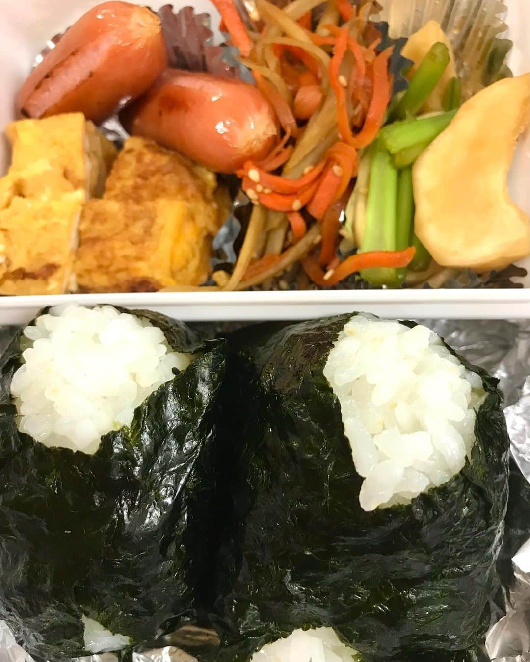 岡まゆみさんのインスタグラム写真 - (岡まゆみInstagram)「本日の朝ご飯！ 美味しいお米「龍の瞳」をいただきましたので、メインは🍙！ 暑くなってきましたので中身は梅干。大粒でふっくらのお米🌾超美味しい！初めて食べました。  #龍の瞳  #おにぎり  #朝ご飯  #大粒米  #岡まゆみ」4月21日 10時21分 - okamayumidesu