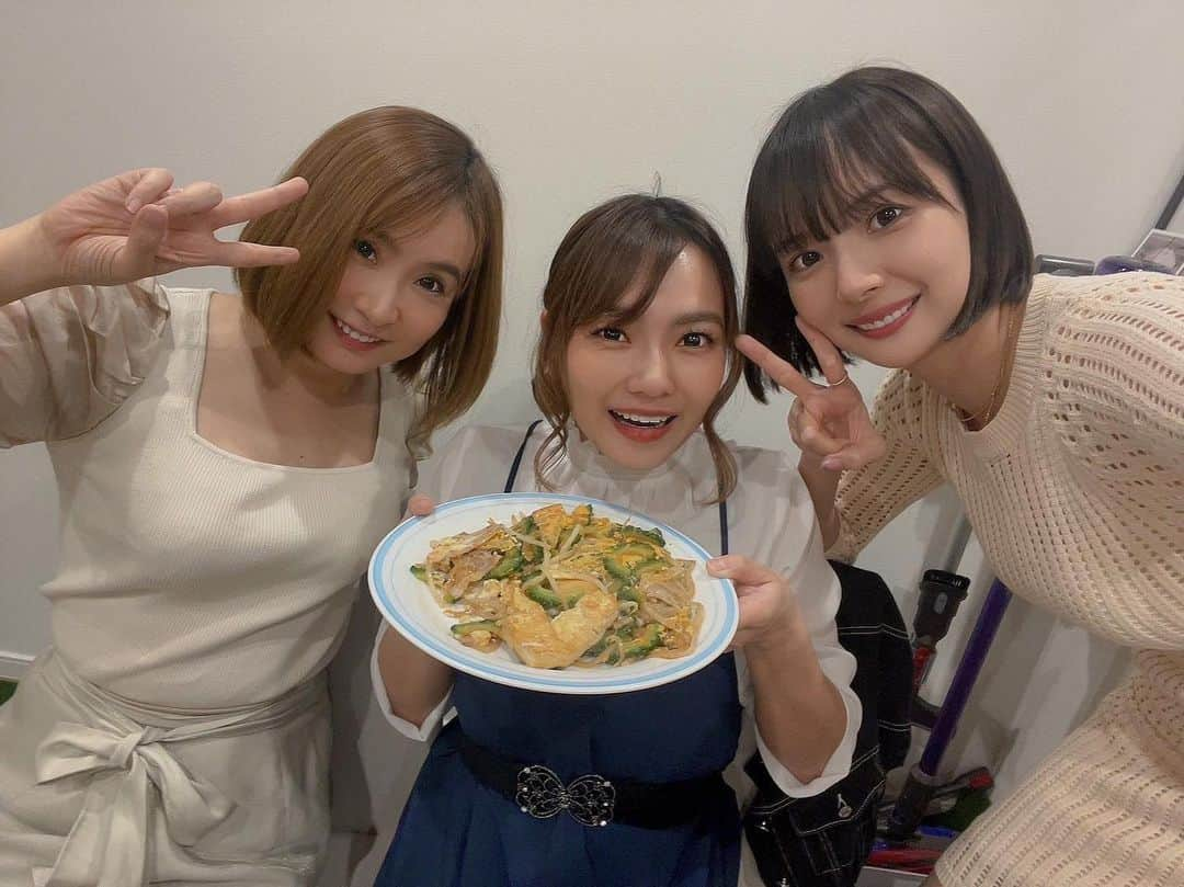 宮内こずえのインスタグラム：「昨日は私とちーぬの少し遅れた誕生日会をやって貰いました🥰 幸せだったな♡」