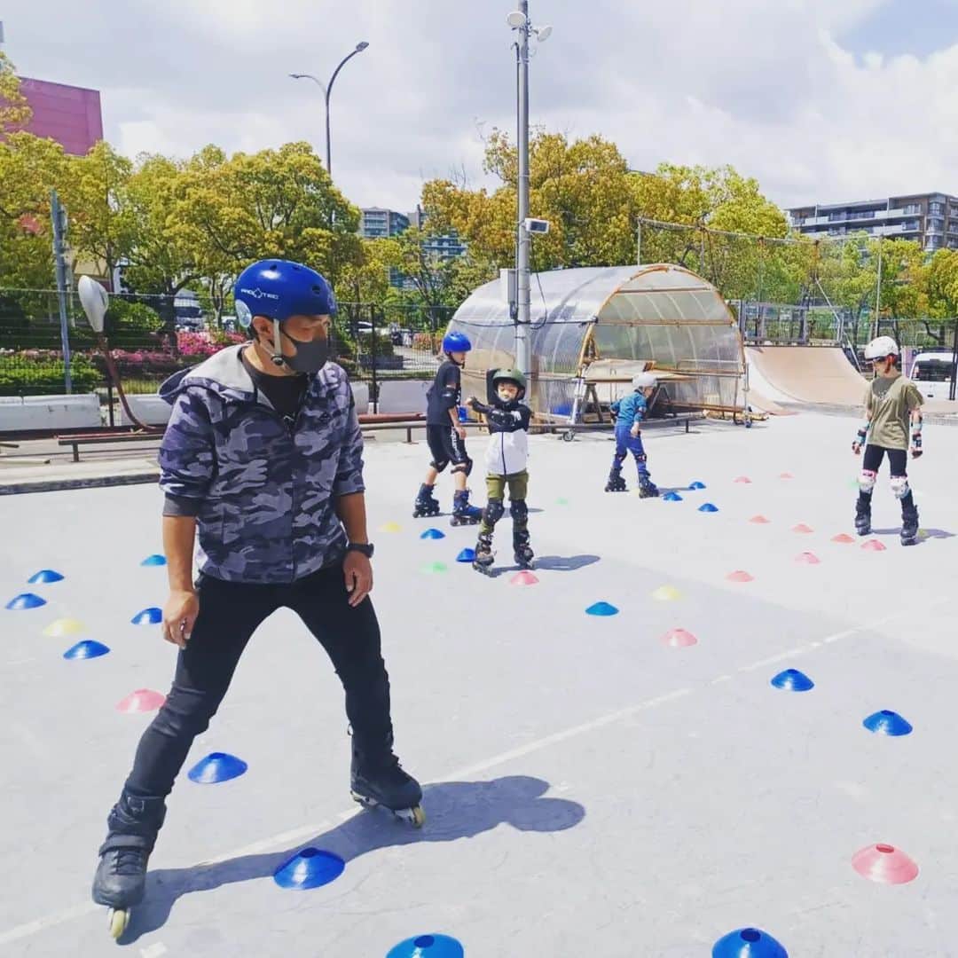 安床エイトのインスタグラム：「Inline skate lessons. @ascschool @eitoyasutoko」