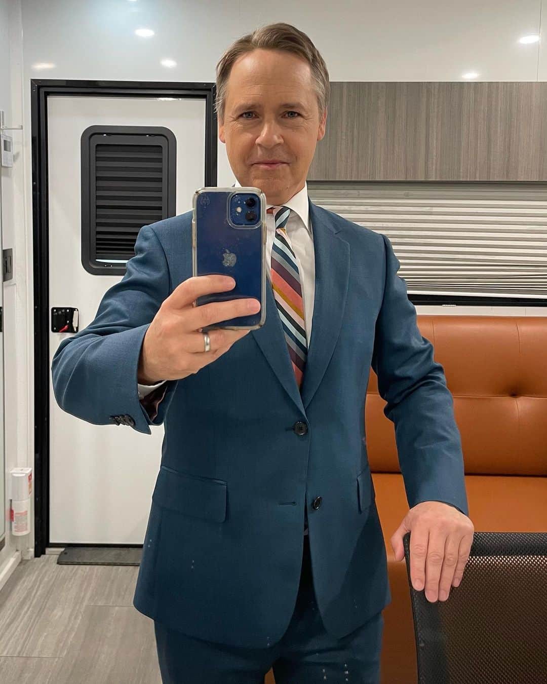 チャド・ロウのインスタグラム：「Not often I get to act these days, or wear a great suit! But when I get to do both best believe I’m taking a selfie!」
