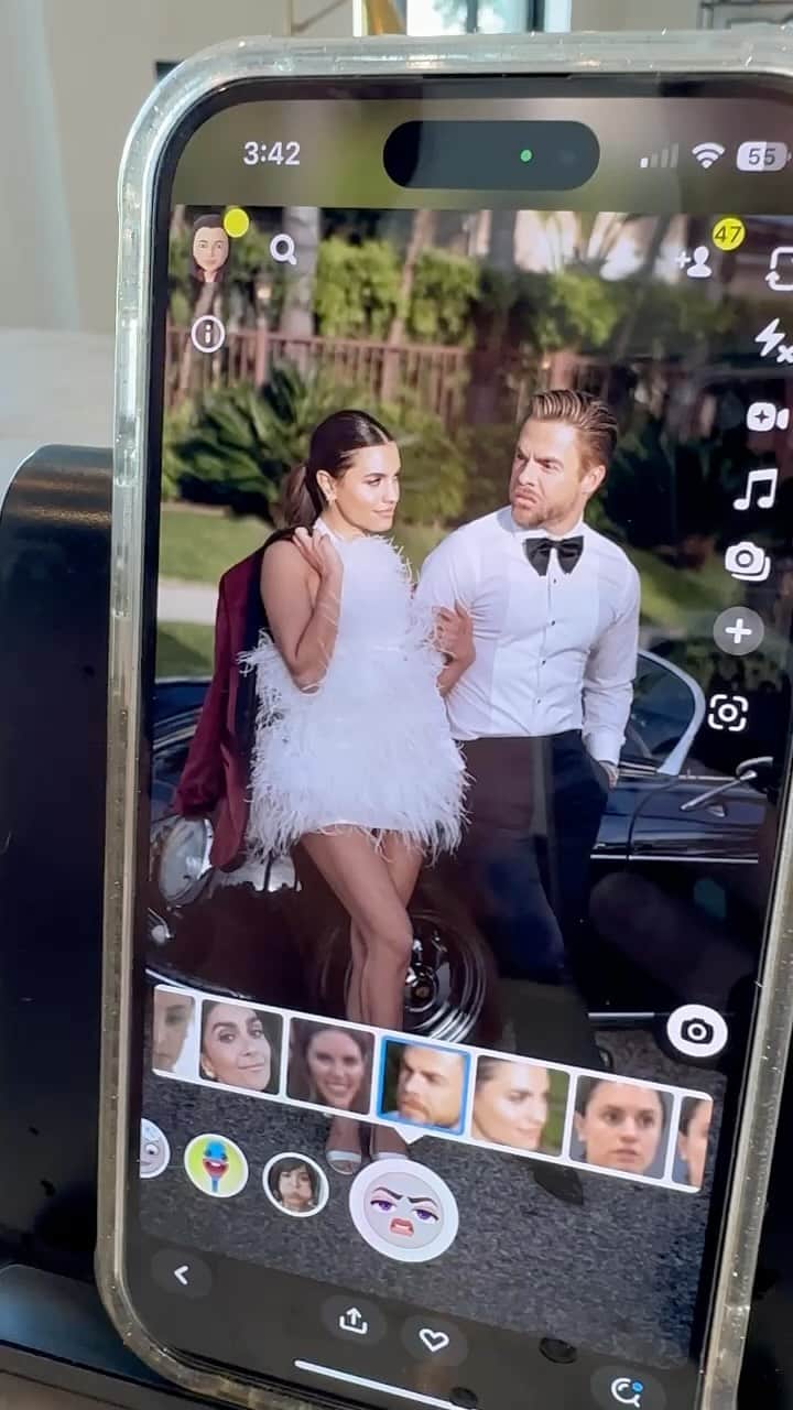 デレク・ハフのインスタグラム：「These filters are out of control 😂 😂」
