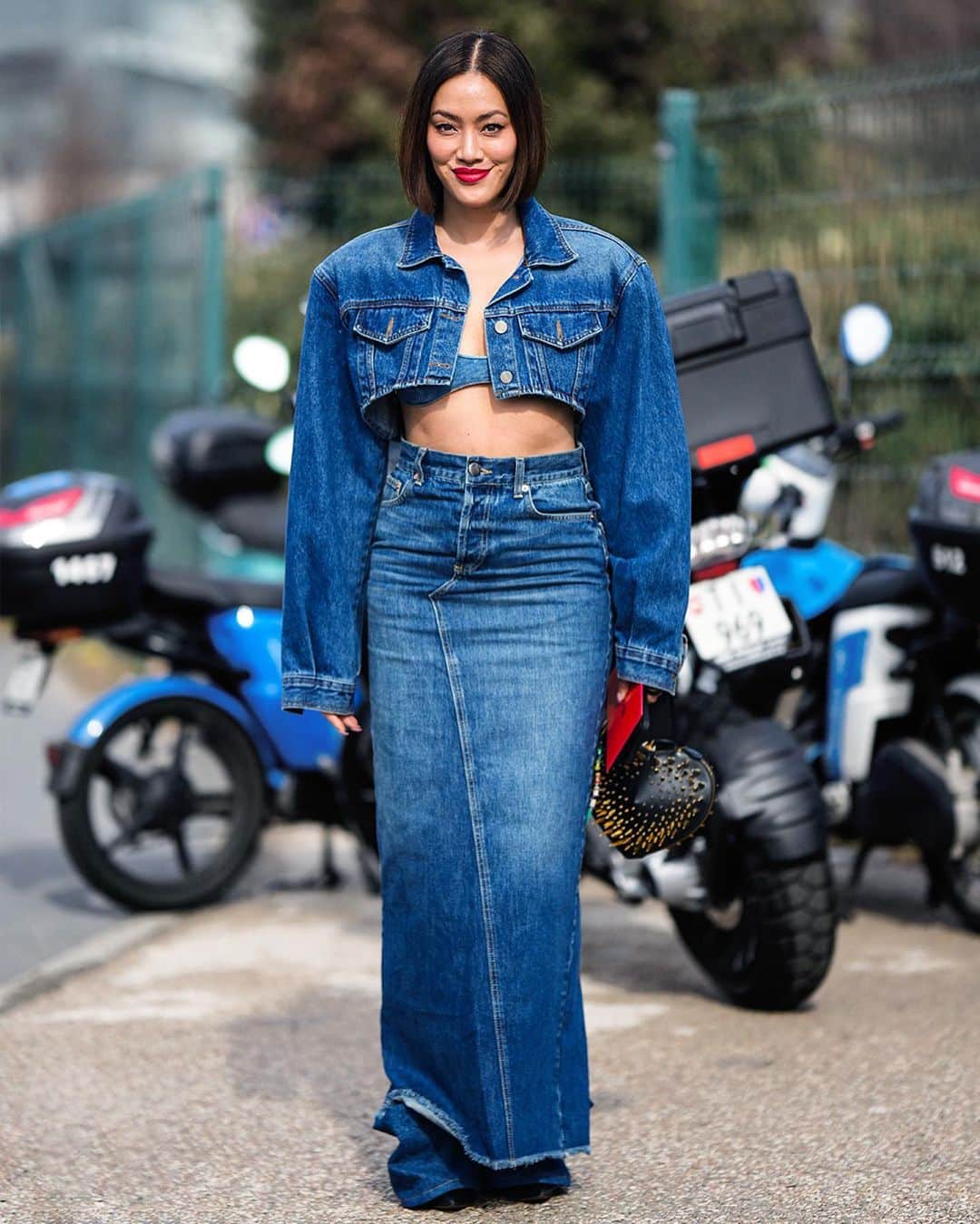 GILTのインスタグラム：「The denim skirt is back. Here’s how to wear 2023’s rising trend.」