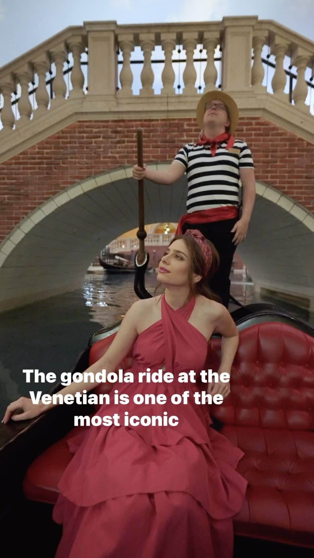 The Venetian Las Vegasのインスタグラム：「The gondola ride @venetianvegas is one of the most photo-worthy experiences in #Vegas. 🛶 Have you tried it?」