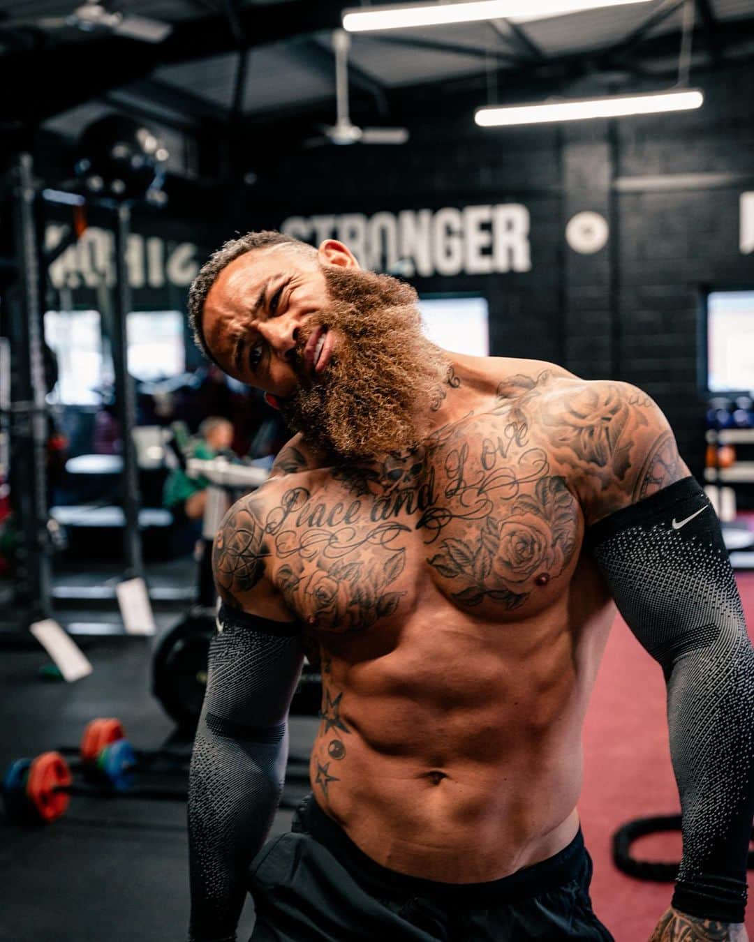 アシュリー・ケインさんのインスタグラム写真 - (アシュリー・ケインInstagram)「I’ve decided to add some strength and conditioning to my running, kayaking and swimming program with the aim of increasing performance output and mitigating the risk of injury 🦾  Remember: 𝙉𝙚𝙫𝙚𝙧 𝙪𝙣𝙙𝙚𝙧𝙚𝙨𝙩𝙞𝙢𝙖𝙩𝙚 𝙩𝙝𝙚 𝙞𝙢𝙥𝙤𝙧𝙩𝙖𝙣𝙘𝙚 𝙤𝙛 𝙗𝙚𝙞𝙣𝙜 𝗦𝗧𝗥𝗢𝗡𝗚. 𝘽𝙤𝙩𝙝 𝙢𝙚𝙣𝙩𝙖𝙡𝙡𝙮 𝙖𝙣𝙙 𝙥𝙝𝙮𝙨𝙞𝙘𝙖𝙡𝙡𝙮. 𝙇𝙞𝙛𝙚 𝙞𝙨 𝙩𝙤𝙪𝙜𝙝, 𝙗𝙪𝙩 𝙨𝙤 𝙖𝙧𝙚 𝙮𝙤𝙪!  Despite what you may think, I’ve stayed away from lifting as much as possible in the last two years to minimise muscle gain in aid of my endurance. However, if we make it back from the Yukon in July… I’m sniffing around the opportunity of attempting a World Record before the year is out and based on this, I will need strength and endurance together in abundance 😤  Note: 𝙊𝙣𝙚 𝙨𝙚𝙘𝙧𝙚𝙩 𝙤𝙛 𝙨𝙪𝙘𝙘𝙚𝙨𝙨 𝙞𝙣 𝙡𝙞𝙛𝙚 𝙞𝙨 𝙩𝙤 𝙗𝙚 𝙧𝙚𝙖𝙙𝙮 𝙛𝙤𝙧 𝙮𝙤𝙪𝙧 𝙤𝙥𝙥𝙤𝙧𝙩𝙪𝙣𝙞𝙩𝙮 𝙬𝙝𝙚𝙣 𝙞𝙩 𝙘𝙤𝙢𝙚𝙨. 𝙒𝙤𝙧𝙠 𝙝𝙖𝙧𝙙, 𝙨𝙩𝙖𝙮 𝙙𝙞𝙨𝙘𝙞𝙥𝙡𝙞𝙣𝙚𝙙 𝙖𝙣𝙙 𝙖𝙡𝙬𝙖𝙮𝙨 𝙗𝙚𝙡𝙞𝙚𝙫𝙚 𝙞𝙣 𝙮𝙤𝙪𝙧𝙨𝙚𝙡𝙛!  For everyone asking about the IVs that I have: It’s a bespoke IV specifically designed for long distance endurance events. The main objective is to reduce or cancel any chance of cramping or muscle spasms due to the immense stress on the body. So a bespoke IV is designed taking into account blood work analysis and training duration. The IV contains a blend of minerals, vitamins and importantly, electrolytes. To aid in long distance events such as the 125 mile ultra kayak. Available after consultation from @transformnow.co.uk 🧬   📸 @billybrownhill」4月21日 3時00分 - mrashleycain