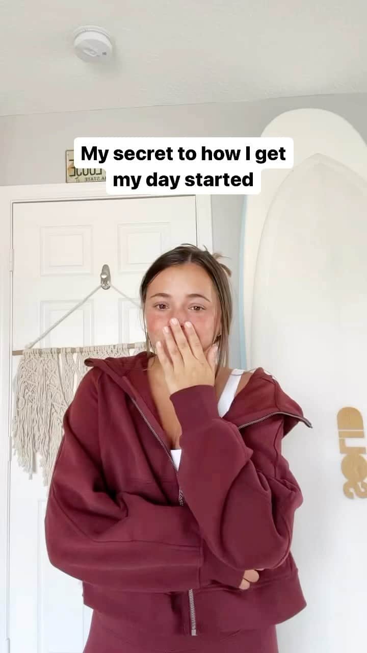 lululemonのインスタグラム：「Stay tuned to find out @ana.stowell’s secret to starting your day right. #lululemonalign」