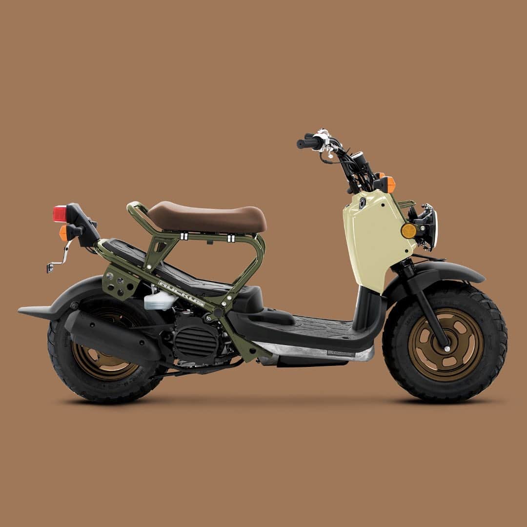 Honda Powersports USさんのインスタグラム写真 - (Honda Powersports USInstagram)「The 2024 Ruckus. The iconic scooter is available in two stealthy new colors with the same efficient, reliable and practical performance that it has become so well-known for. #Ruckus #HondaRuckus #Honda #BetterOnAHonda」4月21日 4時22分 - honda_powersports_us