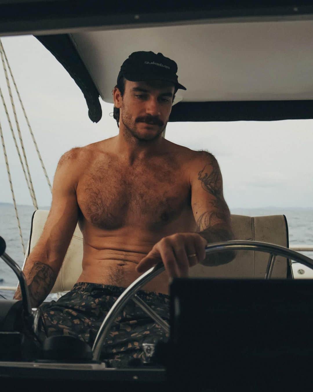 クイックシルバーのインスタグラム：「Mikey: 'The first day we were on the boat, we woke up after a pretty big night before. A little hungover. We’d been on the boat all night, and Rolo was feeling pretty crook. We kept saying it’s just from the beers, you’ll be sweet.   Rolo: 'Seven days later..'.   Mikey: '(Laughs) Seven days later, Rolo’s still throwing up every day. It was pretty brutal. Every afternoon whenever the wind was up, he would be spewing. Every chance he had, he was going land. '  A boat trip and exploration through Indonesia last year featuring the two. Link in bio for the full clip.」