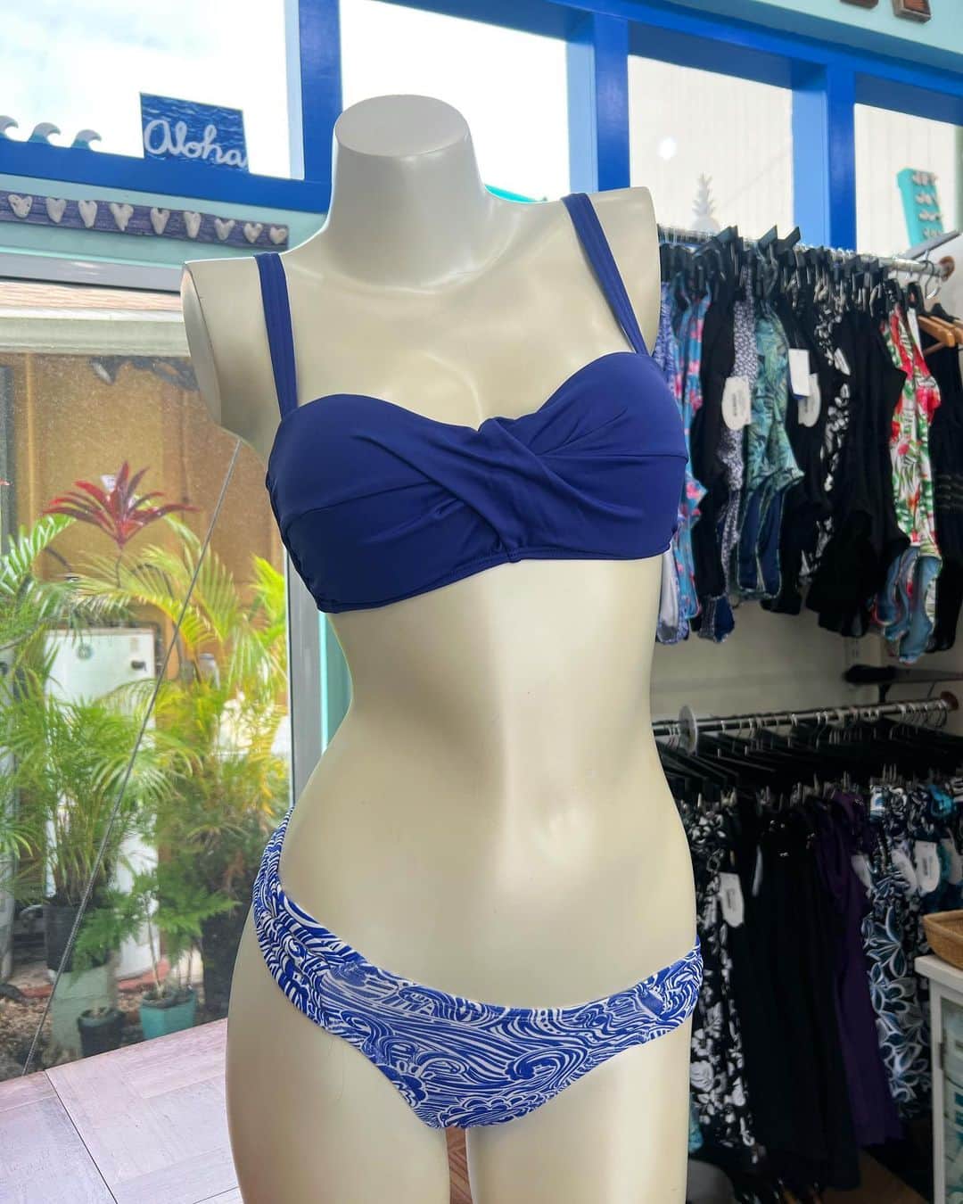 Pualani Hawaii Beachwearのインスタグラム