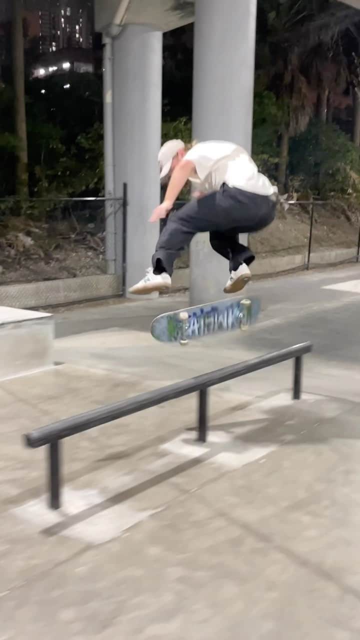 ジェイミー・フォイのインスタグラム：「New additions to @lot11skatepark are mad fun!   #deathwishskateboards #nbnumeric #dickiesskate #redbull #ccsskate」