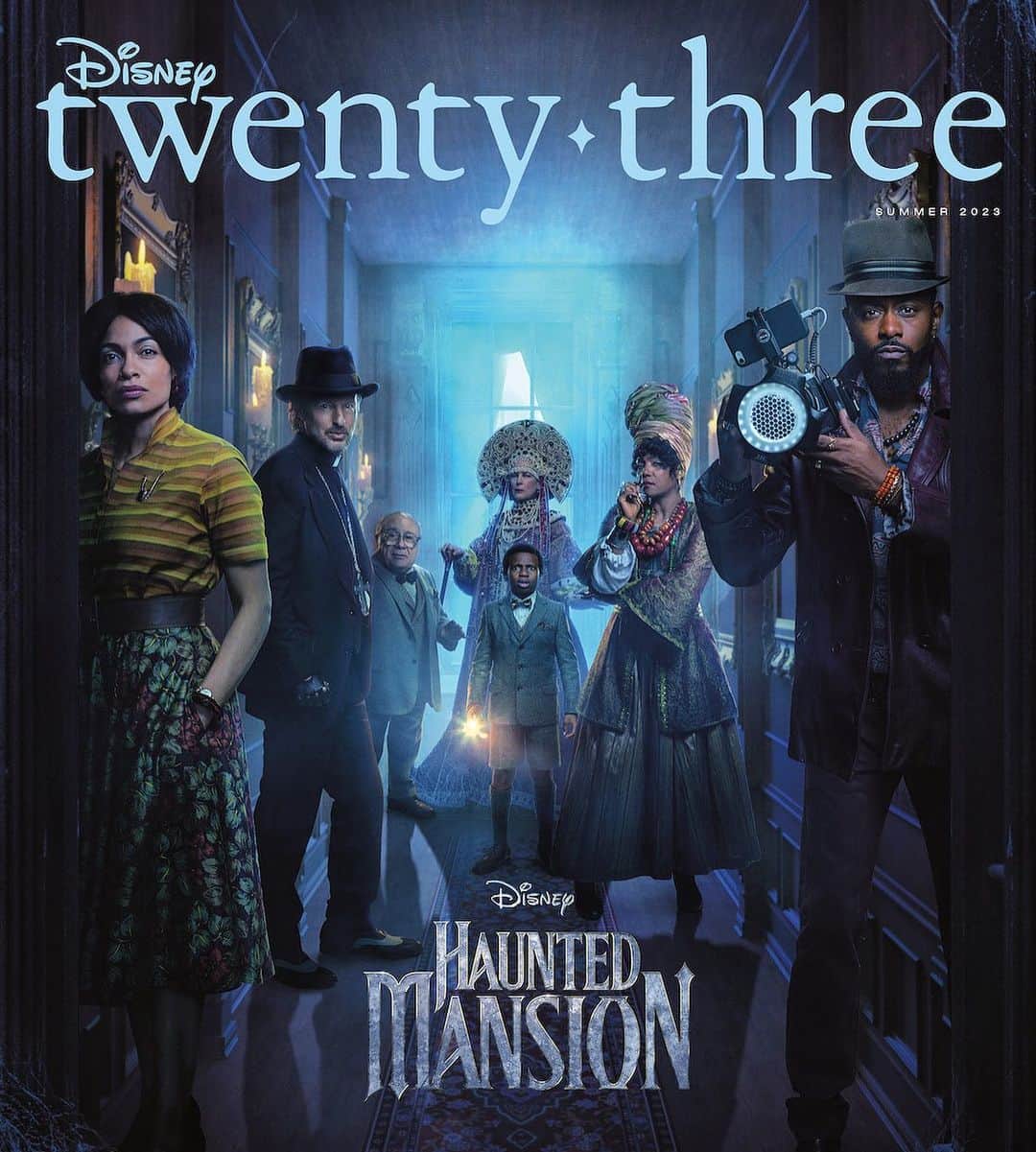 ロザリオ・ドーソンのインスタグラム：「Happy #halfwaytohalloween 🔮   Haunted Mansion will be materializing in theaters July 28…. 👻」