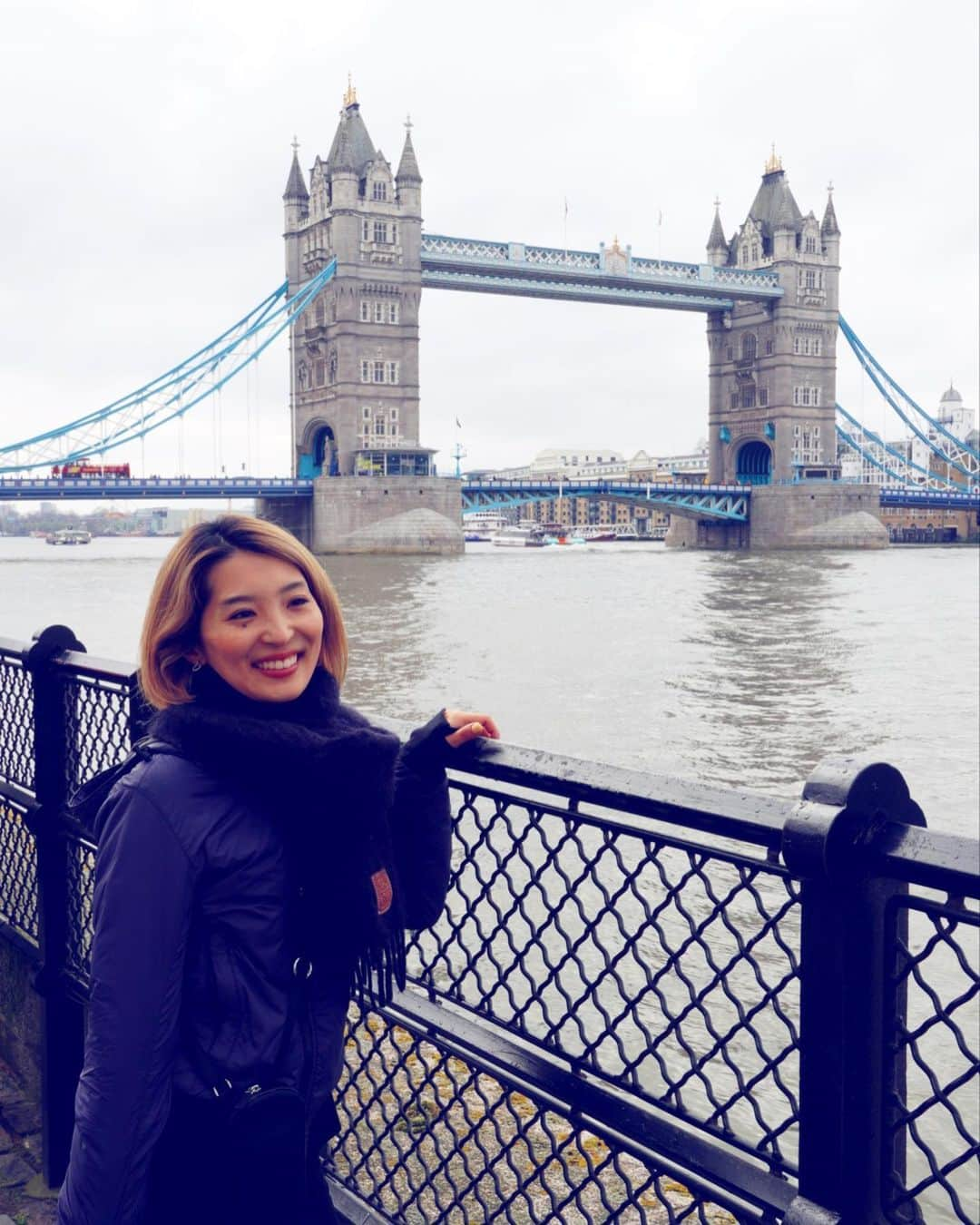 新田朝子のインスタグラム：「#towerbridge #toweroflondon #boroughmarket #harrods #fortumandmason to summarize👠...  #ロンドン #イギリス #ロンドン旅行 #イギリス旅行 #ヨーロッパ #ヨーロッパ旅行 #思い出投稿 #振り返り投稿 #海外在住 #中東在住  #london #uk #england #londontrip #uktravel #europe #travelgram #travelphotography」