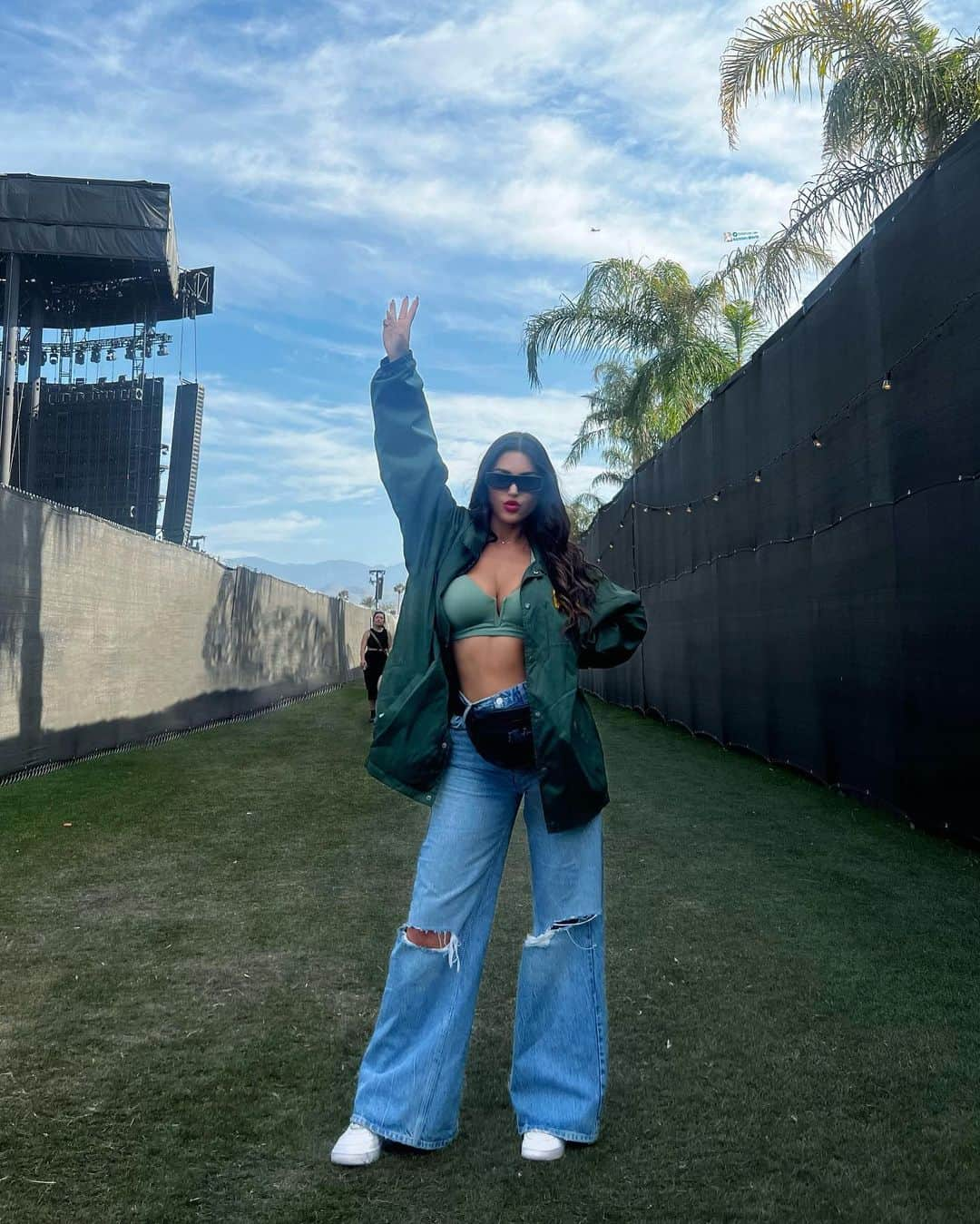 ヨランテ・ヴァン・カスベルヘンさんのインスタグラム写真 - (ヨランテ・ヴァン・カスベルヘンInstagram)「About Coachella  #Day3 🦋🌵」4月21日 5時37分 - yolanthecabau