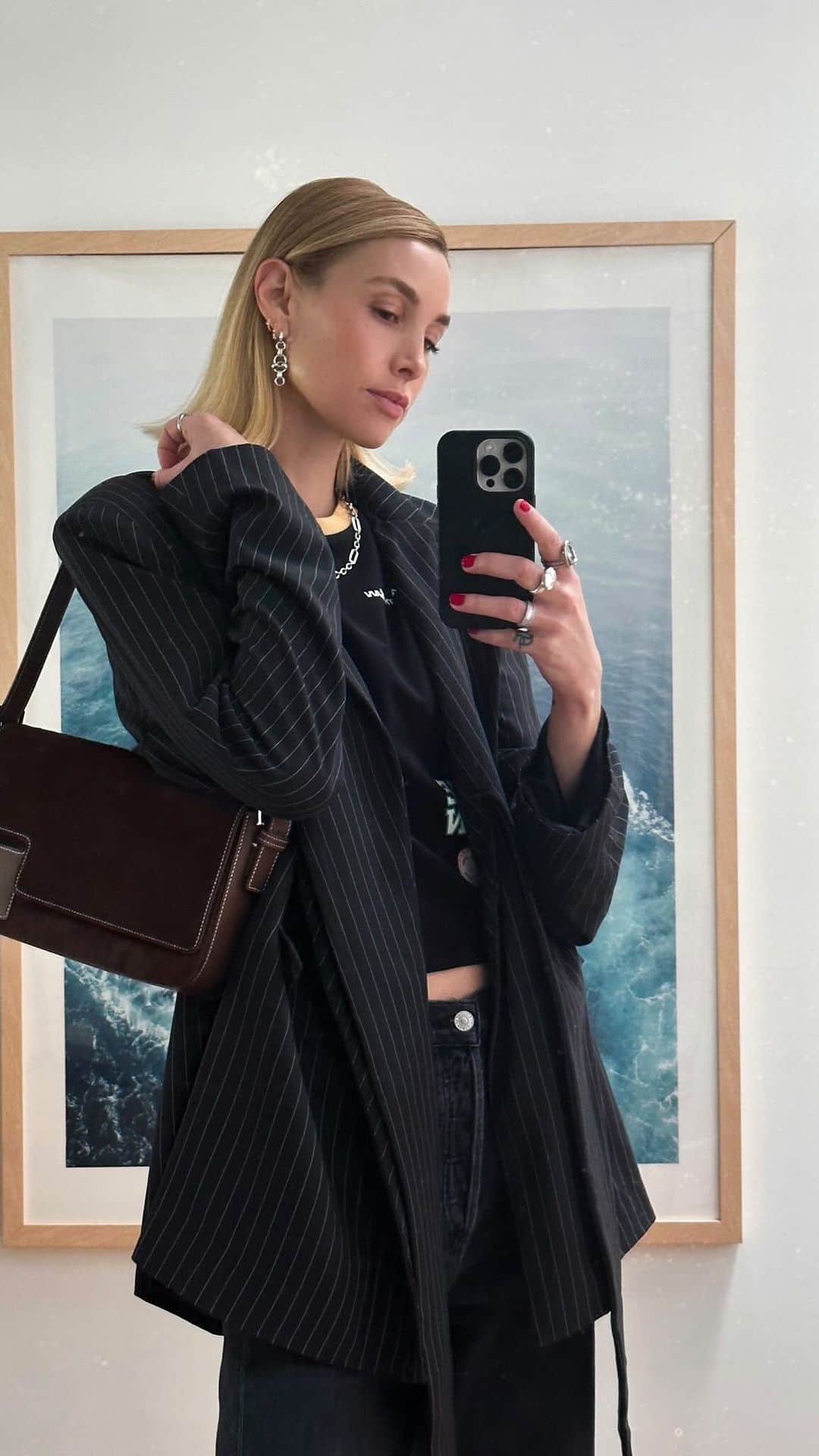 ホイットニー・ポートのインスタグラム：「🌞 to🌛 Taking the time to style myself fuels me.」