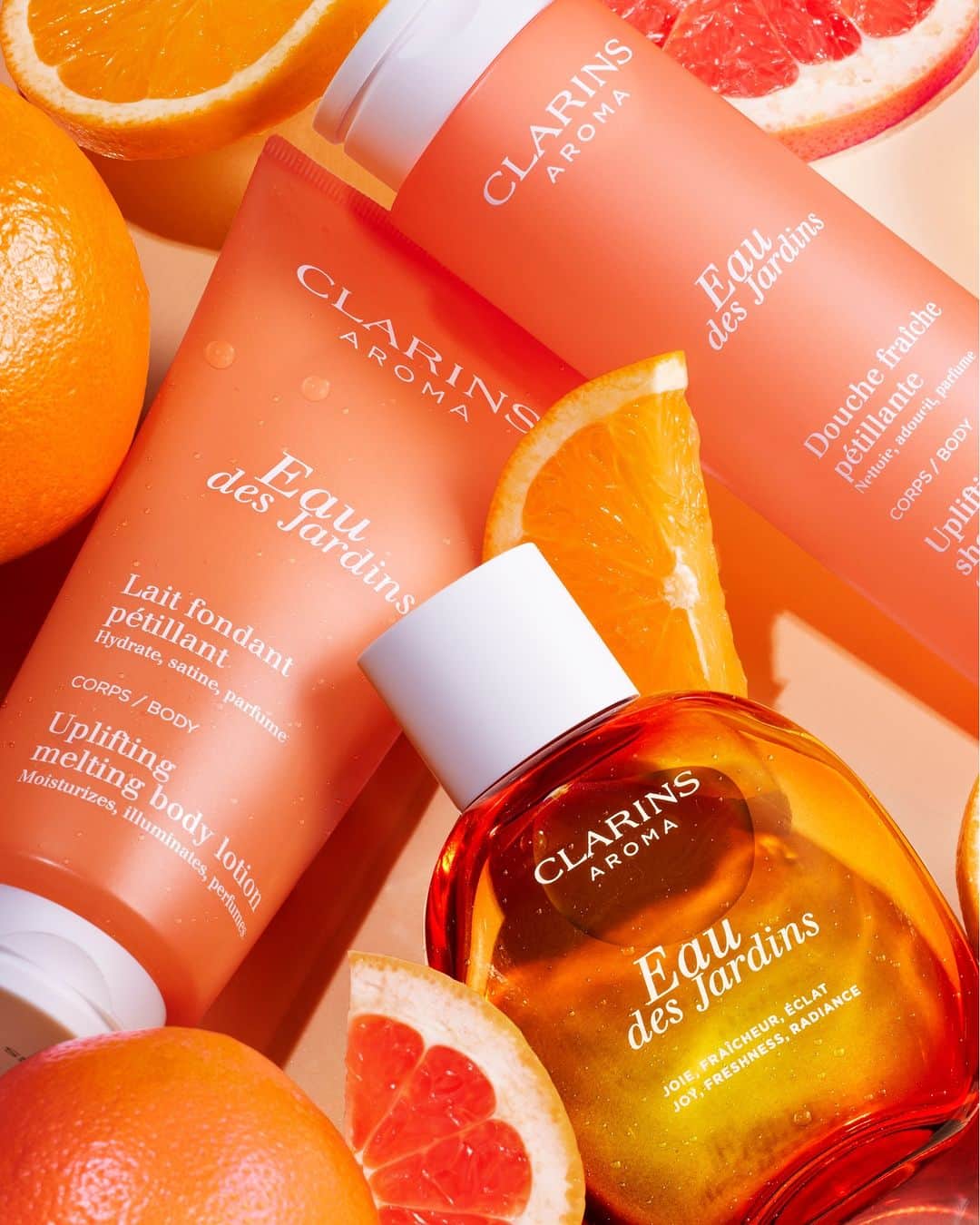 Clarins Canadaのインスタグラム：「This Spring, (re)discover Clarins Treatment Fragrances with their new fragrant body care rituals. Enjoy new formulas, new sensoriality and environmentally friendly packaging.  Which would you pick? 🧡💙❤️ __________ Ce printemps, (re)découvrez les Eaux de Soins Clarins avec leurs nouveaux rituels de soins corporels. Profitez de nouvelles formules, d’une nouvelle sensorialité et d’emballages respectueux de l’environnement.  Lequel choisiriez-vous ? 🧡💙❤️ . . . #Clarins #ClarinsAroma #EssentialOils #SelfCare」