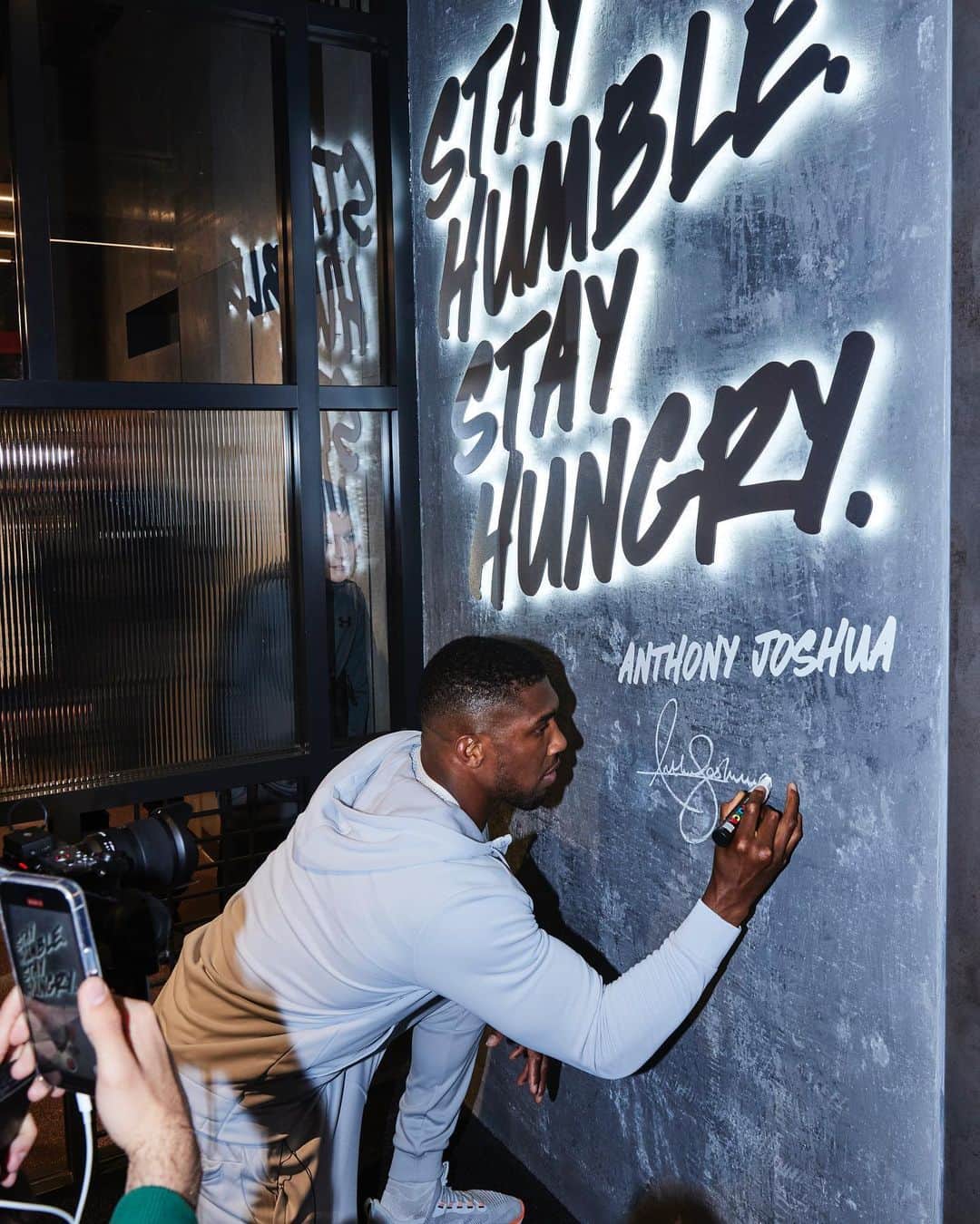 アンソニー・ジョシュアさんのインスタグラム写真 - (アンソニー・ジョシュアInstagram)「@uanext.london programme is here 🙌🏾 Come check out how @underarmour are developing and supporting London’s young athletes #BeTheNext」4月21日 6時42分 - anthonyjoshua