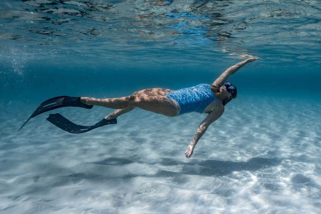 JOLYN Swimwearのインスタグラム：「Underwater scenes 😍 // #jolynaustralia   @ashkarasphotography」