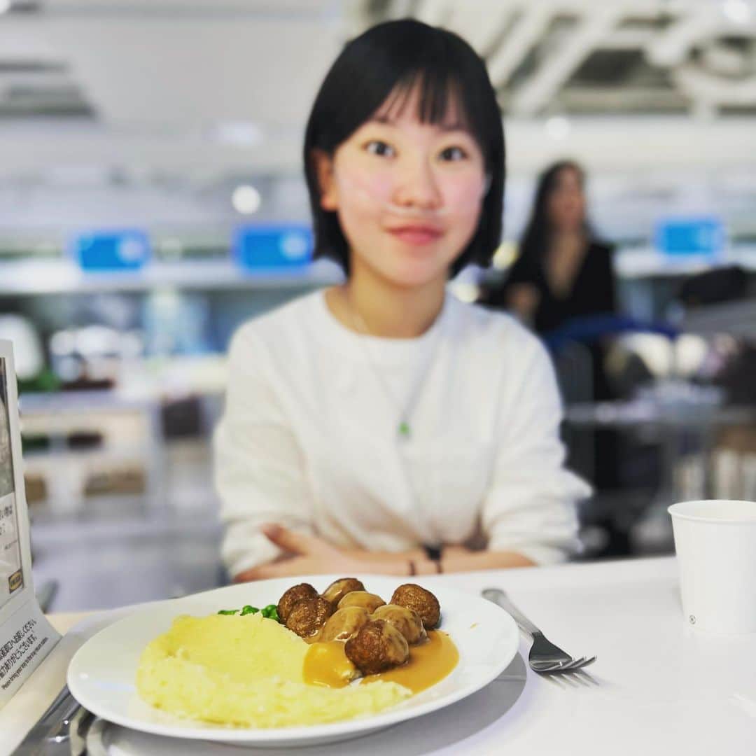 yukiさんのインスタグラム写真 - (yukiInstagram)「おはようございます。  渋谷に #IKEA があることを初めて知り ましてや、そこで"アレ"が食べれるなんて テンション上がります！あがりました↑🇸🇪  #ikeaのミートボール  #渋谷のど真ん中  #渋谷西武前が自分専用駐車スペースだった学生時代」4月21日 7時16分 - milkayuki