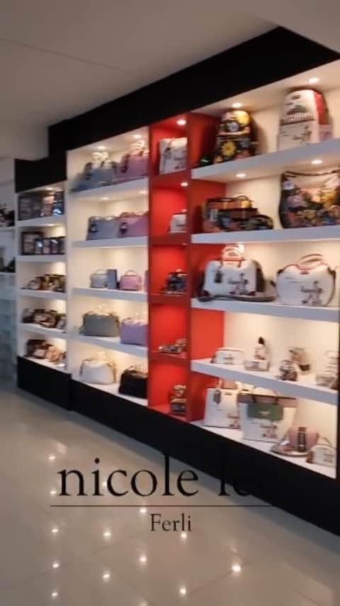 ニコールリーのインスタグラム：「Watch to see our Nicole Lee Ferli Official Distributor from Peru store🛍️🇵🇪❤️ @nicolelee.ferli   #nicolelee #nicoleleeferli #nicoleleeperu #nicoleleestores #NLLook #lovemehatemeNL」