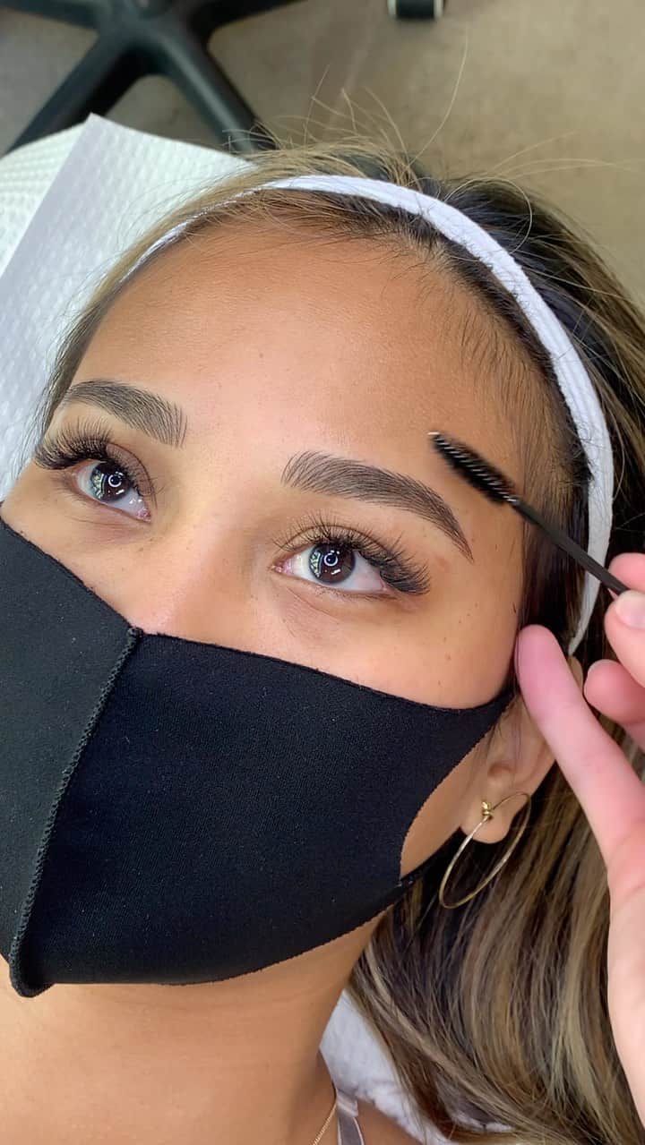 Haley Wightのインスタグラム：「I’ll never get over these 💖🥹 Nanoblading is truly amazing! If you’re interested in booking please call our studio (602)809-9405 or visit our website Daelascottsdale.com! Link is also in my bio 🤗  #microblading #nanoblading #arizona #phoenix #scottsdale #az #microbladingaz #azbrows #brows #ombrebrows」