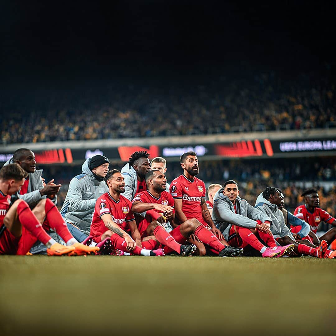 ナディアム・アミリさんのインスタグラム写真 - (ナディアム・アミリInstagram)「WE DID IT 💪💪💪 SEMI’S HERE WE COME ⚫️🔴 THANK YOU TO OUR FANS FOR THE SUPPORT 🙌」4月21日 7時28分 - nadiemamiri18