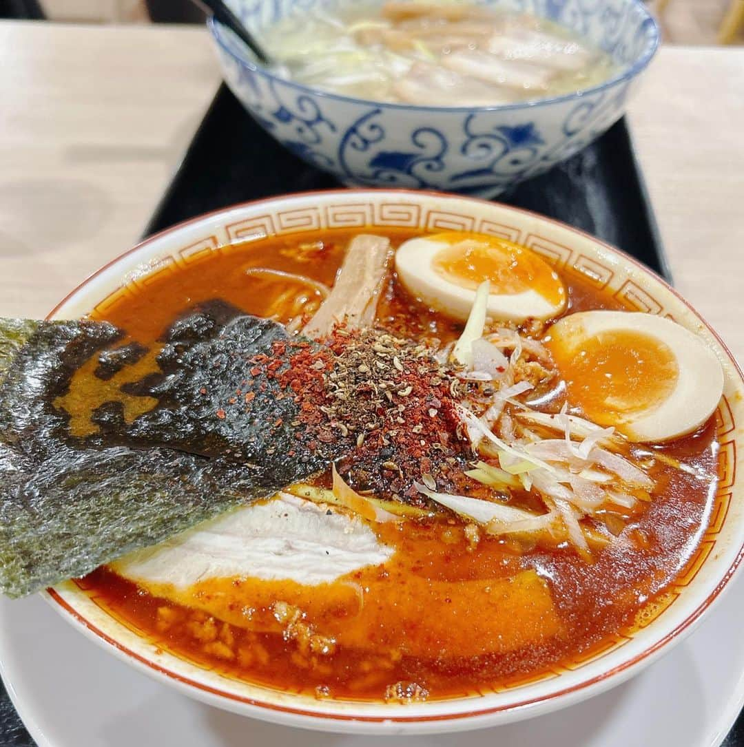 葉月里緒奈さんのインスタグラム写真 - (葉月里緒奈Instagram)「塩ラーメンを求めて行ったのに刺激欲する😁 #女子旅#おば散歩#函館#函館グルメ#函館麺屋四代目 #赤味噌拉麺#しっかり激辛#塩拉麺#優しい楽しい店員さんたち#rionahazuki」4月21日 7時40分 - riona_hazuki