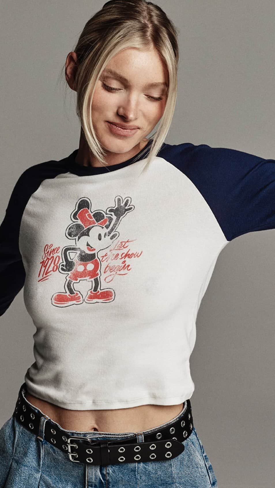 COTTON ONのインスタグラム：「Mickey is here to inspire *that* spark in all of us w/ @hoskelsa ✨ The world is still your canvas. Tap the link in bio to shop the ©Disney collection. ❤️ #MyCottonOn」