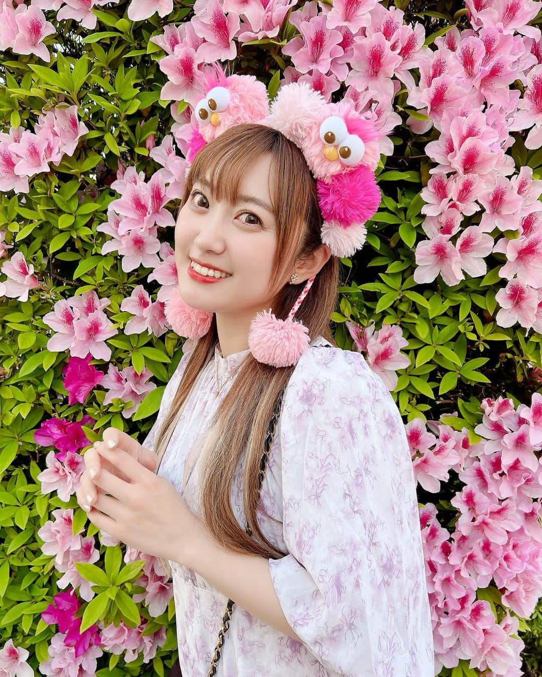 松本ゆんのインスタグラム：「🌸🌷🌸🌷🌸 おはようございます⛅️🌈 🌕#tgif 🌕  早起き出来た｡ﾟ(ﾟ´ω`ﾟ)ﾟ｡ 展示会頑張りますっっ❤️✨ 素敵な金曜日をお過ごしください♡♡♡ #universal #universalstudios #universalstudiosjapan #osaka #travel #japan #travelgram #gravureidol #asiangirls #大阪 #大阪観光 #ユニバ #ユニバーサルスタジオジャパン #グラビア #グラドル #コンパニオン #松本ゆん #toccocloset #ootd #flowers #pink」