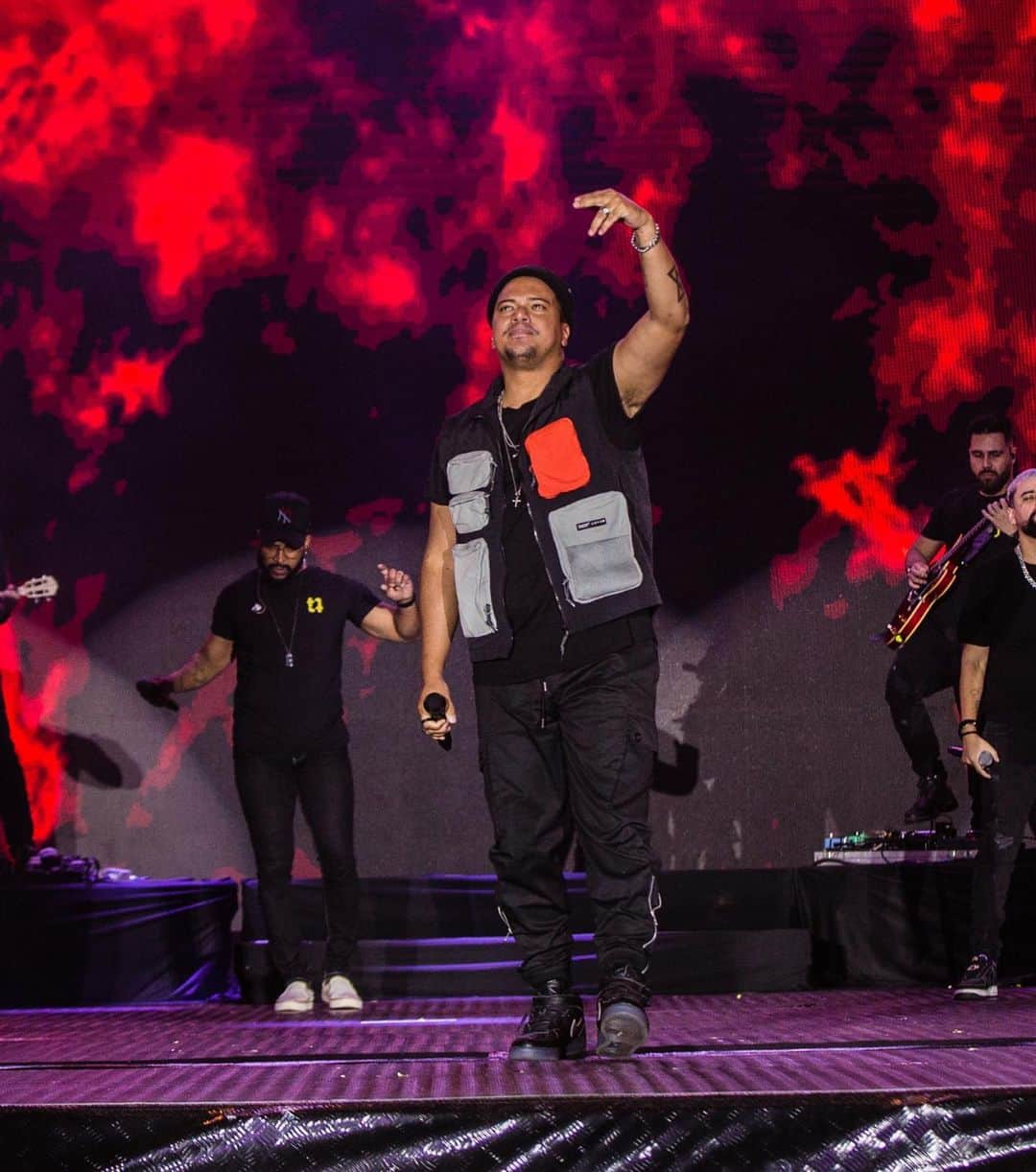 Sorriso Marotoのインスタグラム：「Alô São Paulo, já estamos na área pra dar o play no feriado com vocês lá no @ctnsp! 🔥」