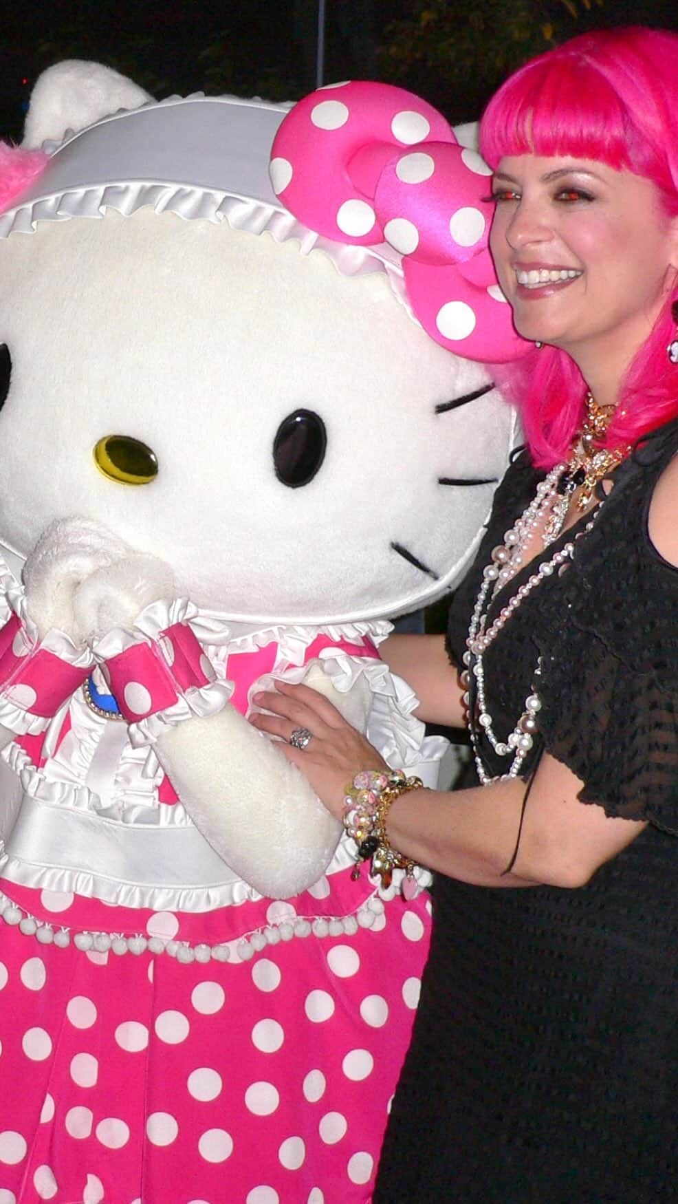 タリナ タランティーノのインスタグラム：「Collab Stories: Hello Kitty x Tarina Pt. 1   Find out where Tarina’s love for Hello Kitty began🎀」