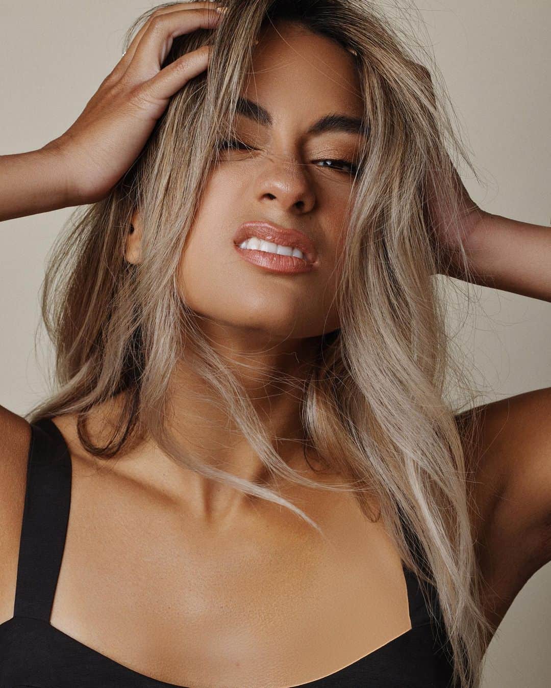 のインスタグラム：「What’s next? 🖤」