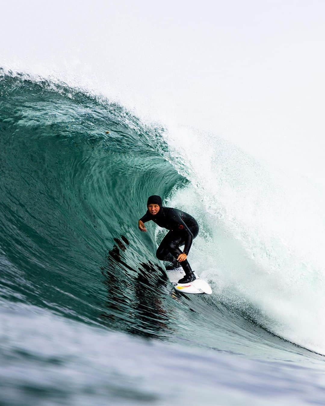 Rip Curl Australiaのインスタグラム：「@mathea_olin and @erinbrookssurf staying toasty in the new Fusion FlashBomb wetsuit.⁠ ⁠ What makes this wetsuit special? Seams that don't leak.⁠ ⁠ Because this bonding technique doesn’t require stitching, it holds the full integrity of the neoprene to avoid water getting in. This means you have a stretchier, warmer suit that shuts out the cold water and insulates your body heat, allowing you to surf for longer.⁠ ⁠ 96% stitch-free, leak-free seams, delivering superior warmth. Another breakthrough innovation by the world leaders in wetsuit technology.⁠ ⁠ Explore the FlashBomb Fusion wetsuit via the link in our bio.⁠ ⁠ #FlashBomb #Fusion #RipCurl #TheSearch」