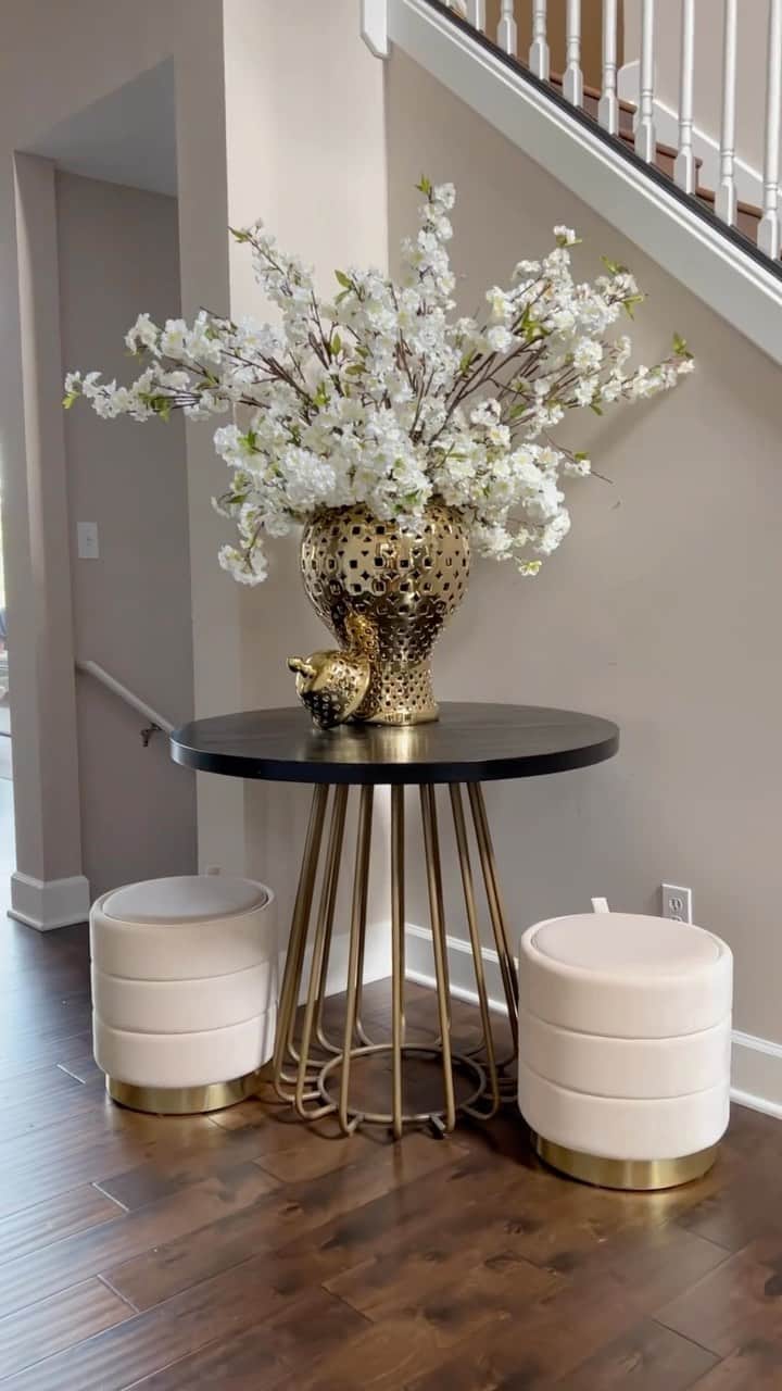 のインスタグラム：「A gorgeous ginger jar arrangement is easy with IMHD🤍 Browse stunning ginger jars, seasonal faux florals and more today at inspiremehomedecor.com link in bio! Tap the video to get the look」
