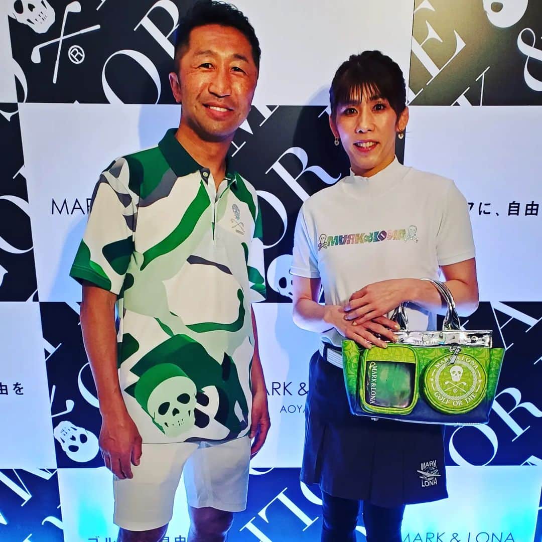 内藤大助のインスタグラム：「昨日南青山の骨董通りに4月22日土曜日にオープンする「MARK & LONA AOYAMA」のレセプションパーティーに出席  MARK&LONAのアンバサダーに就任されている木村拓哉さんも来ると聞いていたのですが､残念！混雑を避けるため早めに来ていたらしく僕がお店に着いたときにはもういなかった～(TT)  だけどこれまた超ビッグなお方に遭遇❕️  国民栄誉賞を受賞し霊長類最強女子の異名を持つ吉田沙保里さん✨️  久しぶりの再会(^^)  #MARK&LONA #南青山 #ゴルフ #木村拓哉 #吉田沙保里」