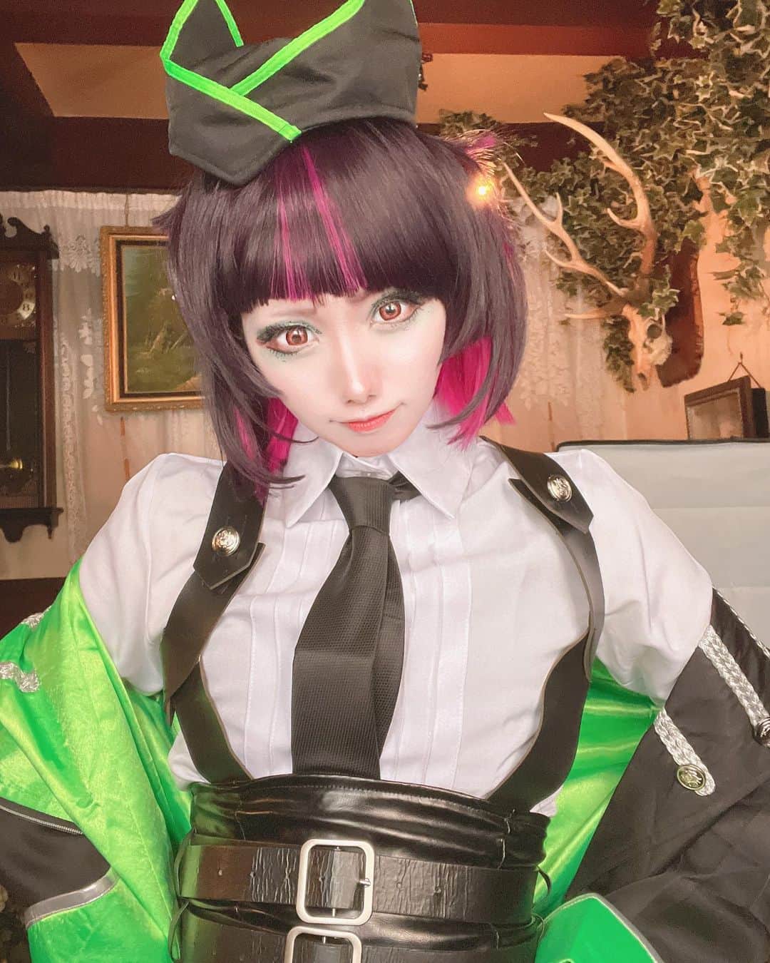 秋元るいさんのインスタグラム写真 - (秋元るいInstagram)「5年ぶりくらいに会う友達とツイステコスしてきました〜！ 初だしのリリアちゃん☀️ . twst/ツイステッドワンダーランド リリア・ヴァンルージュ 寮服 . #twst #角色扮演 #角色扮演者 #cos #cosplay #cosplayer #男装　#リリアヴァンルージュ #リリア　#twstコスプレ #twstcosplay #ツイステコスプレ #ディアソムニア　#マレウスドラゴニア」4月21日 9時28分 - akimoto_rui