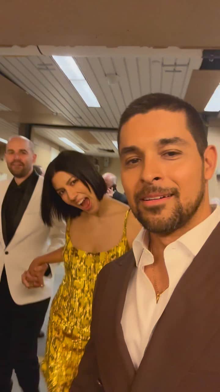 ウィルマー・バルデラマのインスタグラム：「The Madrigal’s are in the building, Hispanic Federation Gala in #NYC  Celebrating our sister @stephaniebeatriz」
