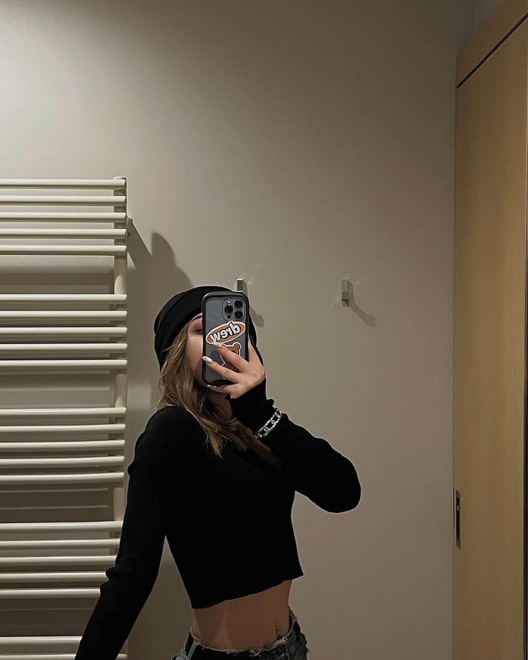 谷口美咲のインスタグラム：「. 最近は宅トレが 習慣化して来て少しずつ 腹筋も戻って来て 寝起きも前より良くなった🤘🏼🤍 身体動かすのってﾀﾞｲｼﾞﾖﾈ . #selfe #diet」